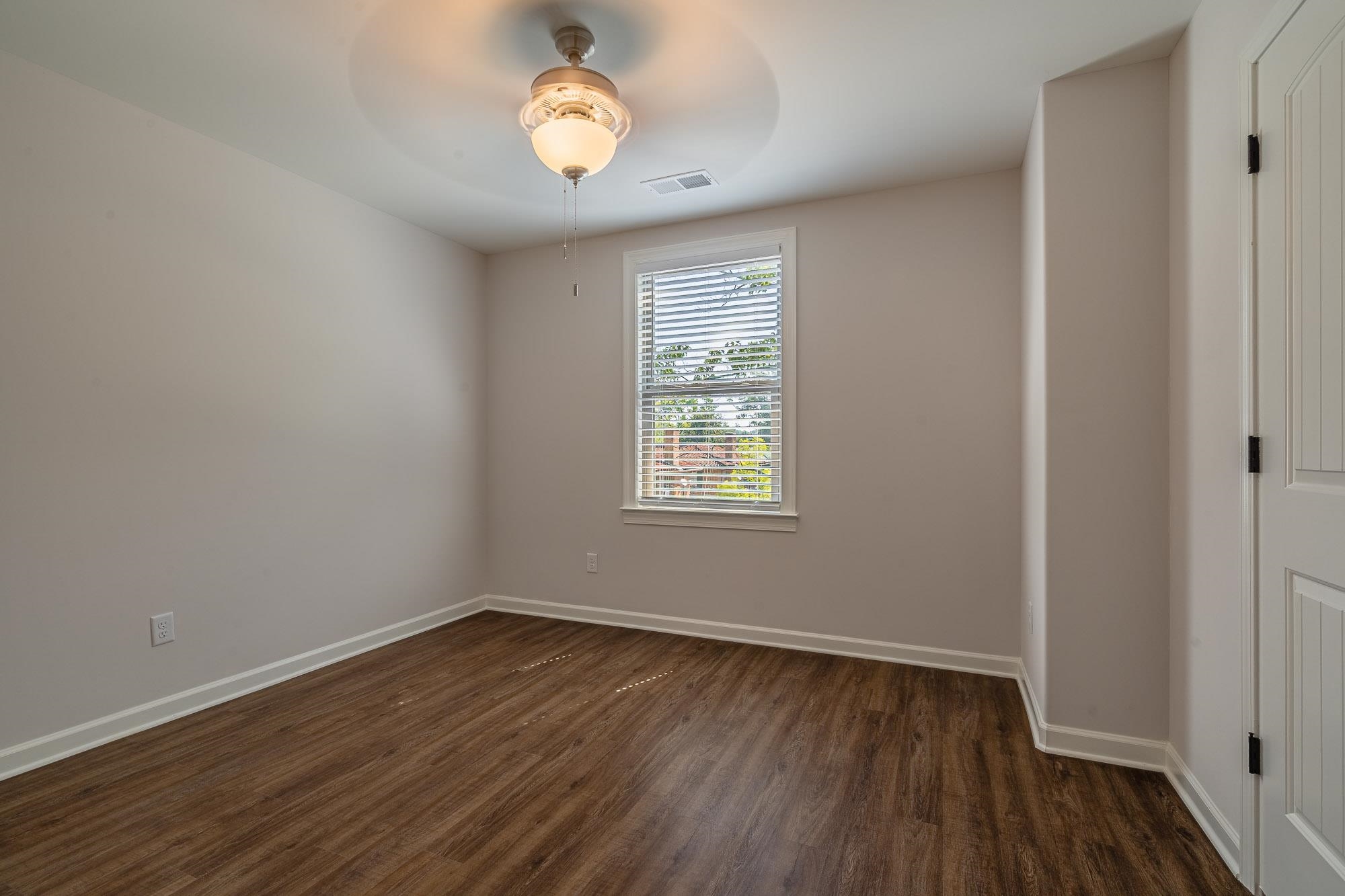 84 N Rembert St Property Photo 6