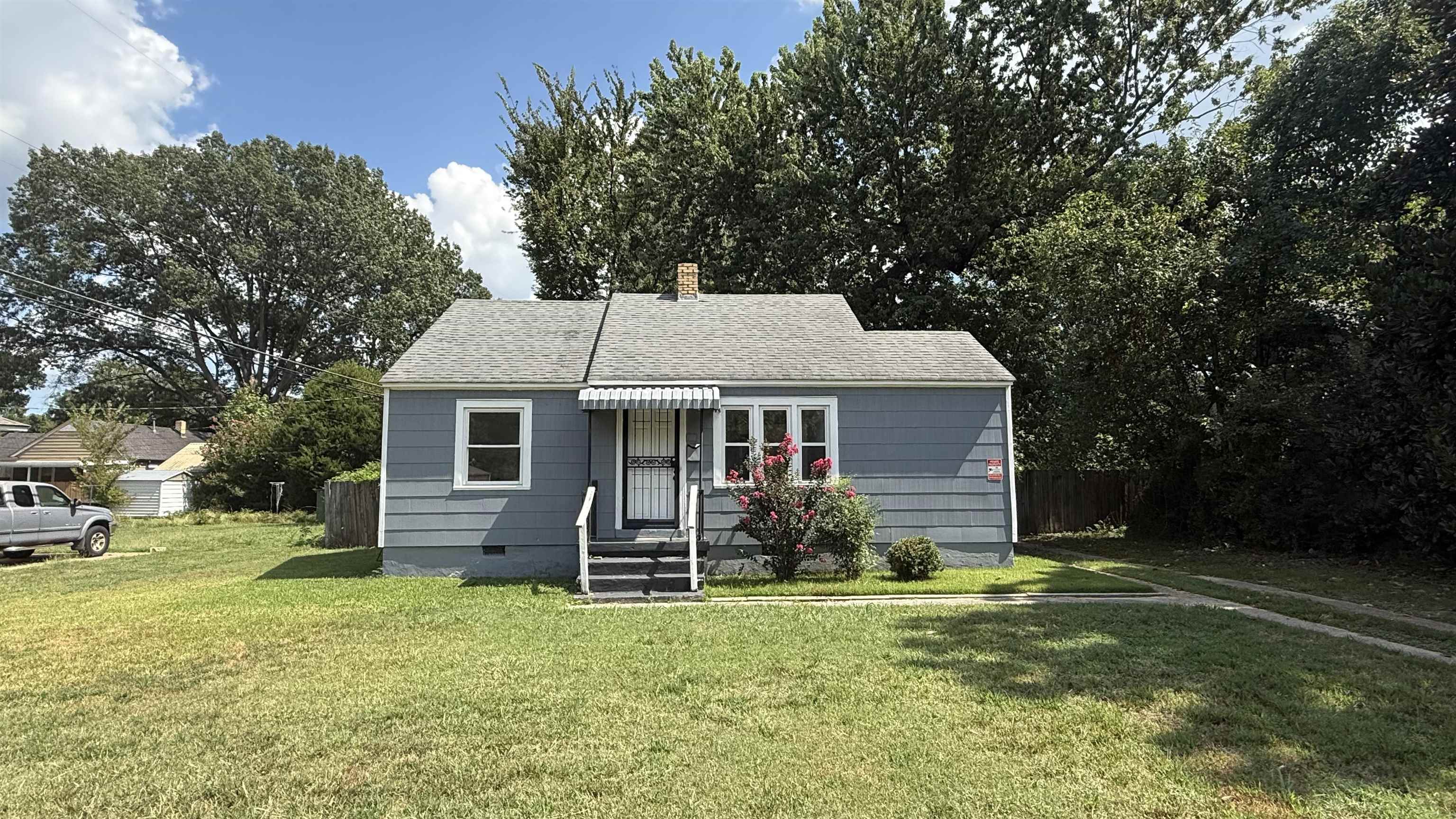 906 Wrenwood St Property Photo 1