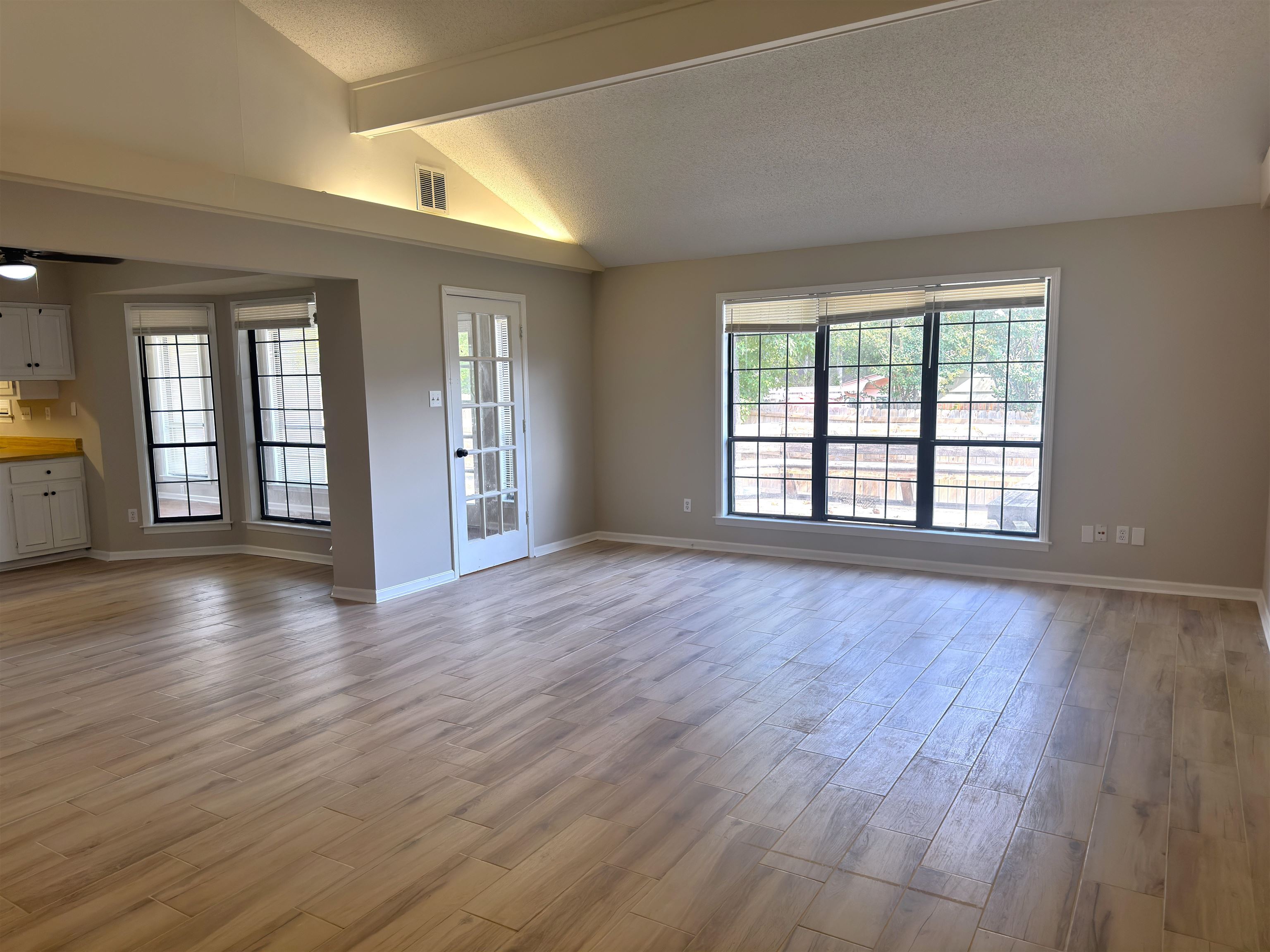 3422 Jenny Ln Property Photo 5