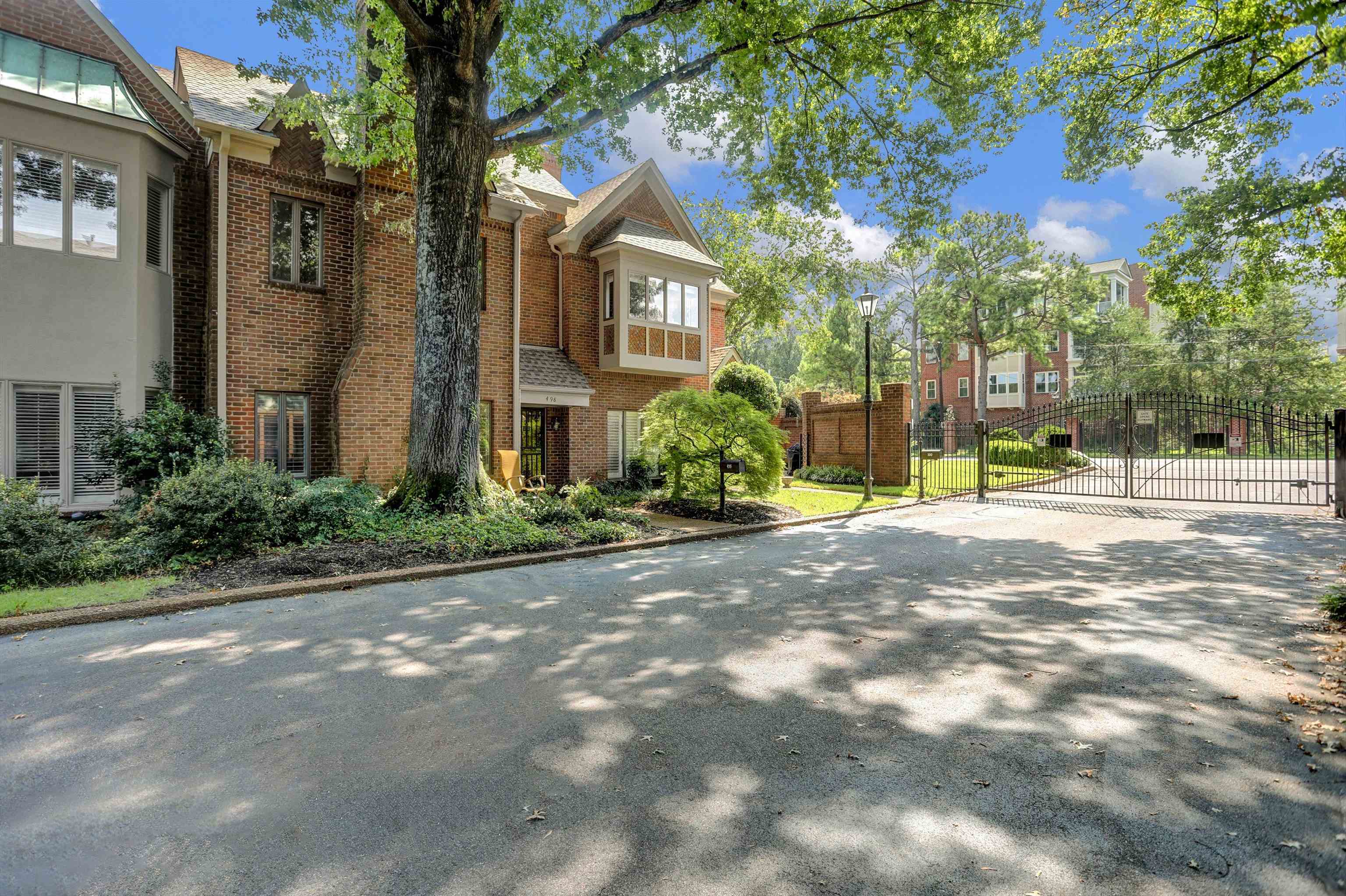 498 E Racquet Club Pl E Property Photo 3