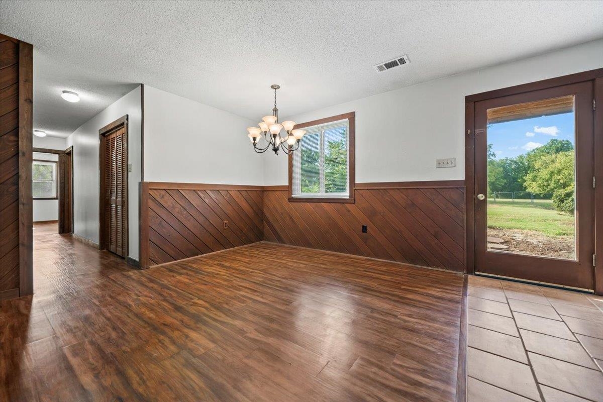 3101 Ward Rd Property Photo 10