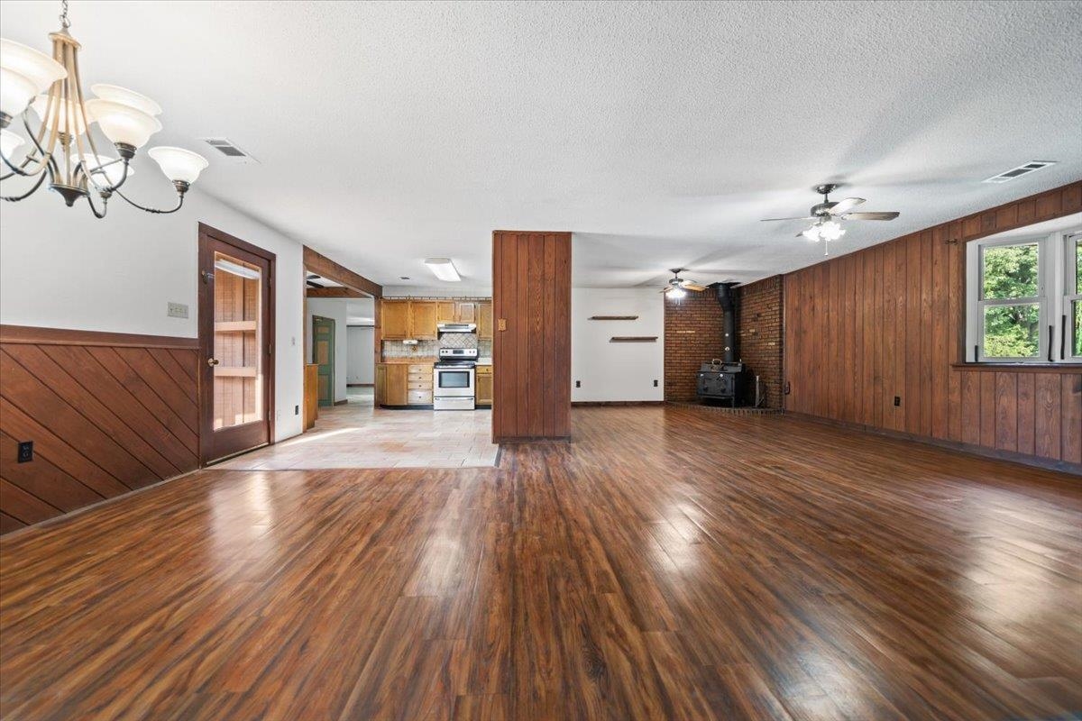 3101 Ward Rd Property Photo 12