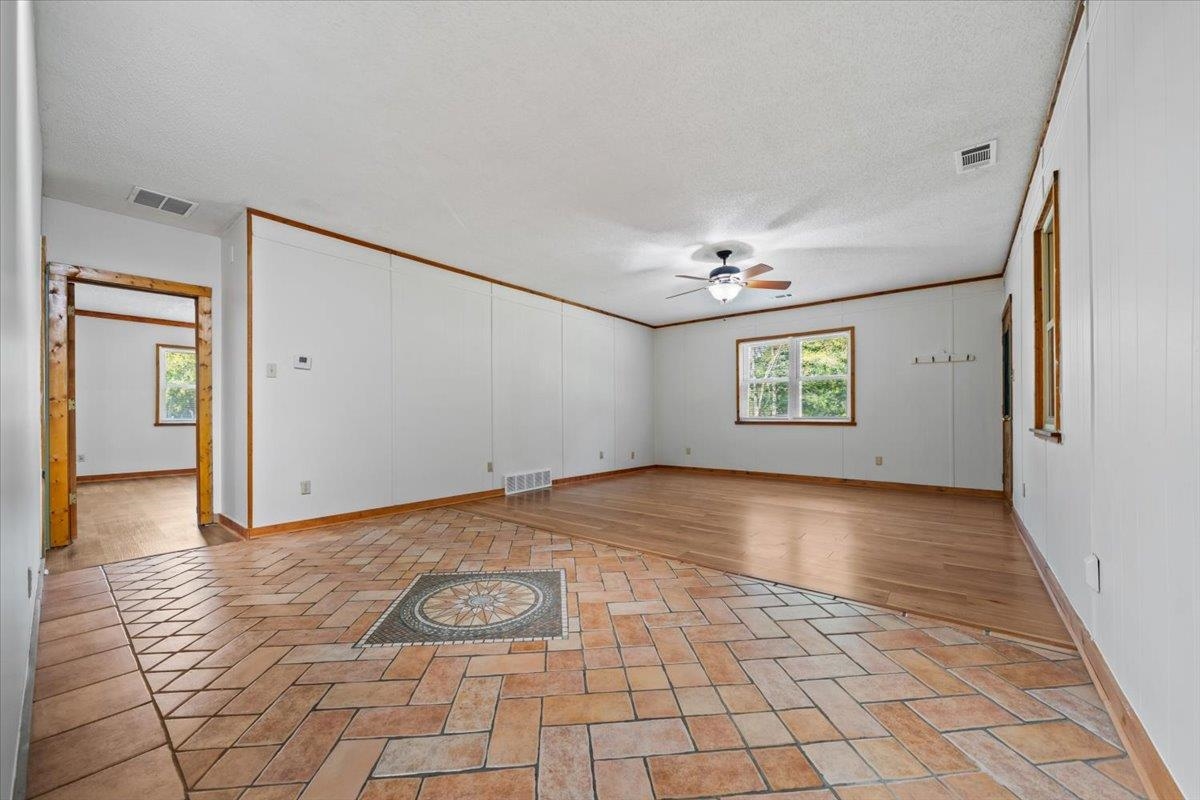 3101 Ward Rd Property Photo 15