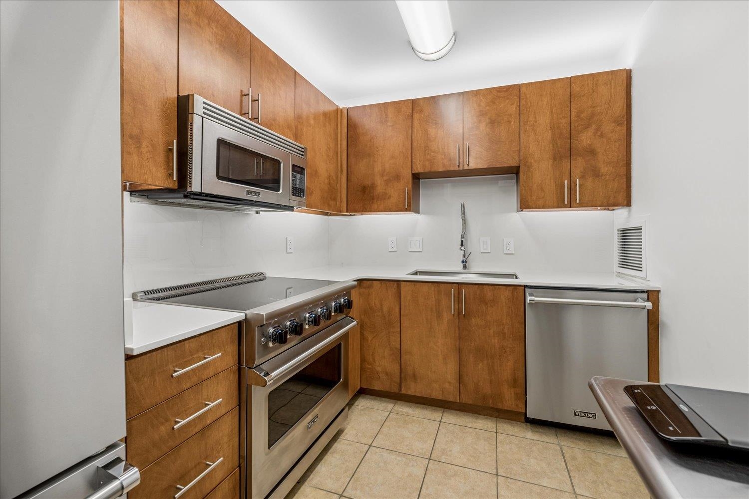 2195 Poplar Ave 504 Property Photo 10