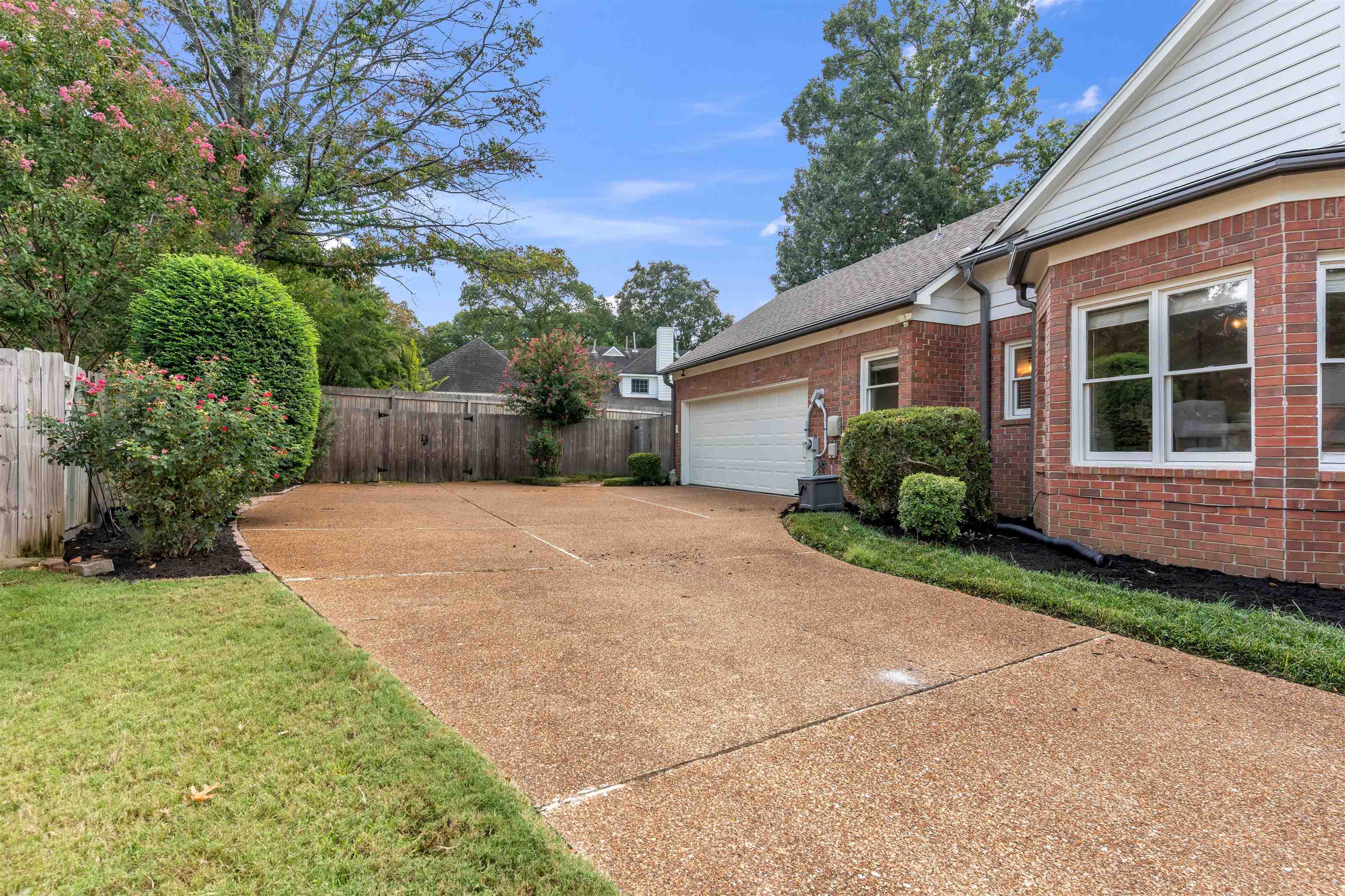9597 Cedar Mist Cv E Property Photo 2