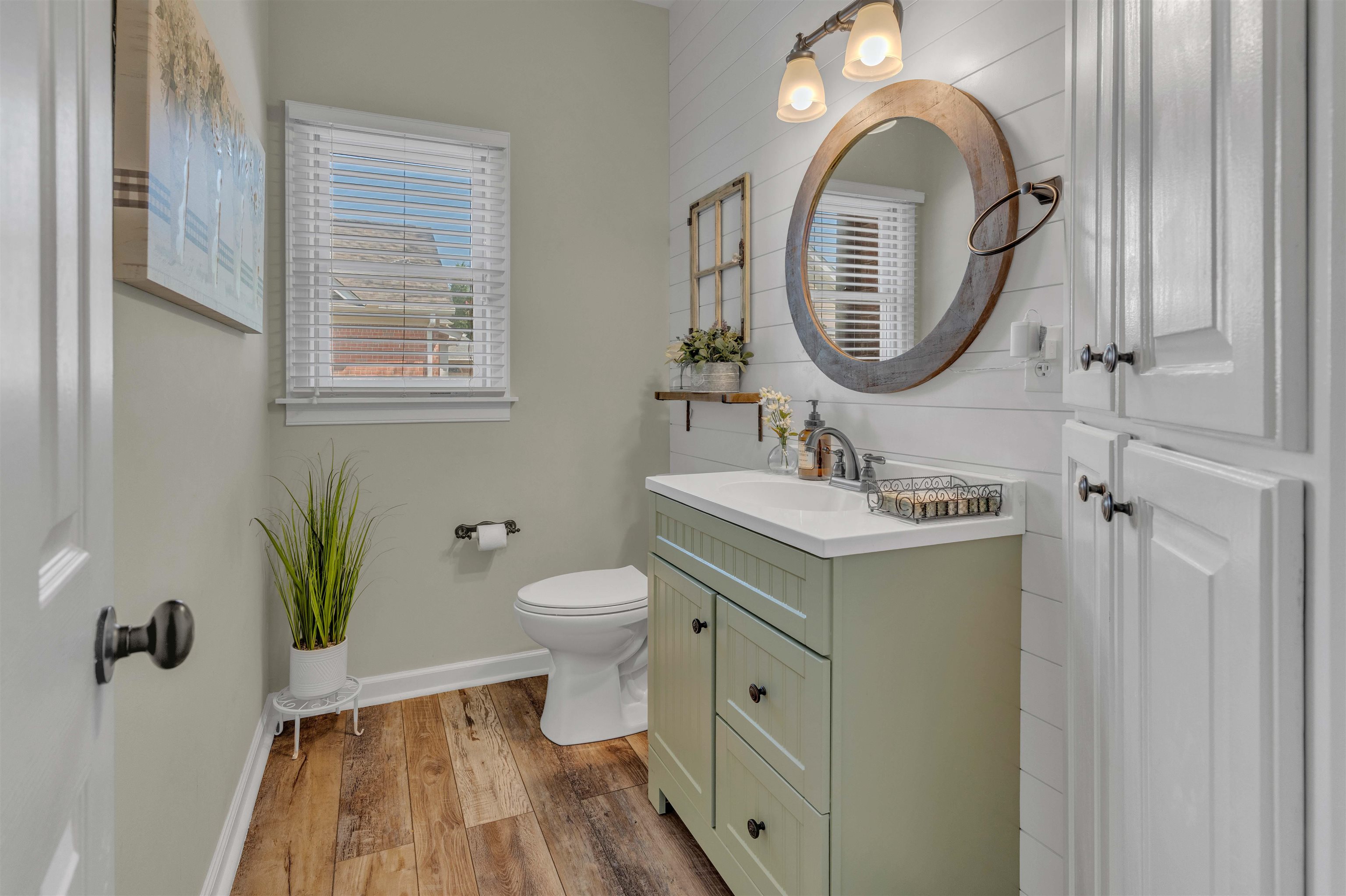 9597 Cedar Mist Cv E Property Photo 21