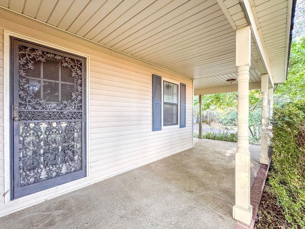 96 Whaley Rd Property Photo 7