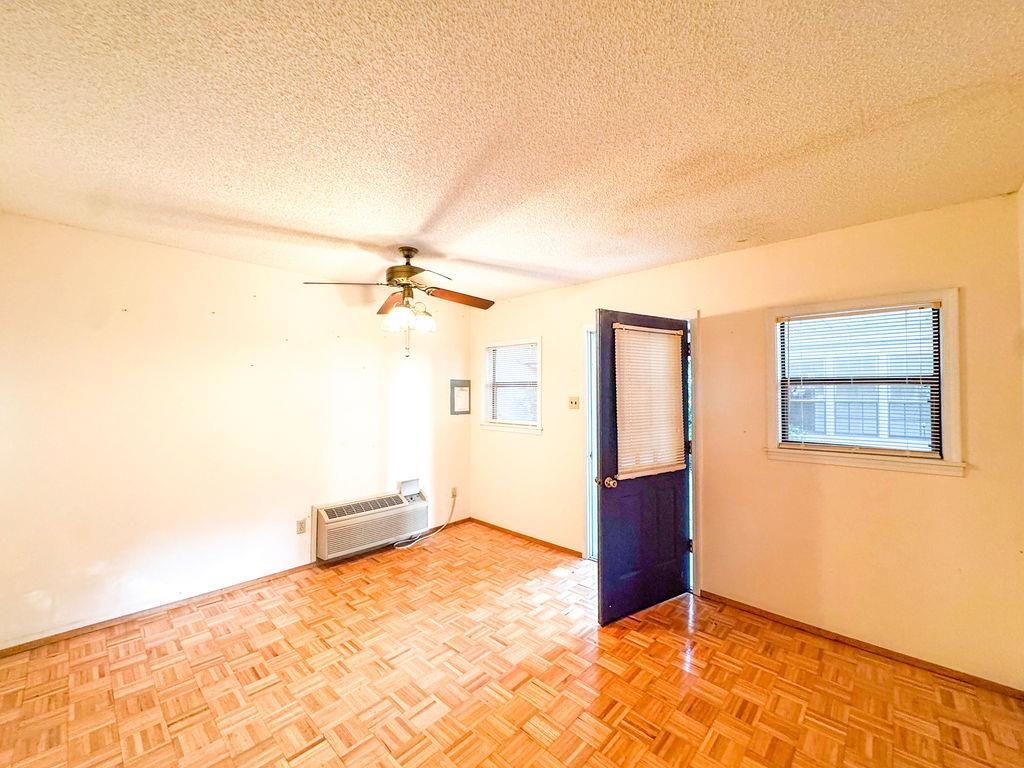 96 Whaley Rd Property Photo 12
