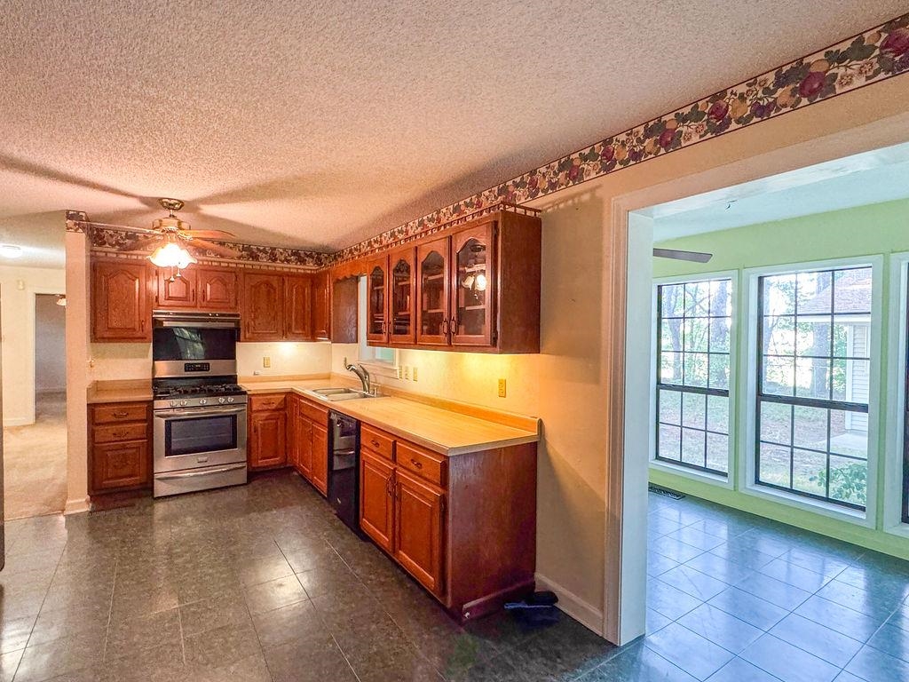 96 Whaley Rd Property Photo 16