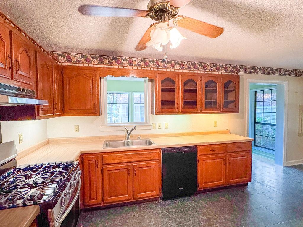 96 Whaley Rd Property Photo 17