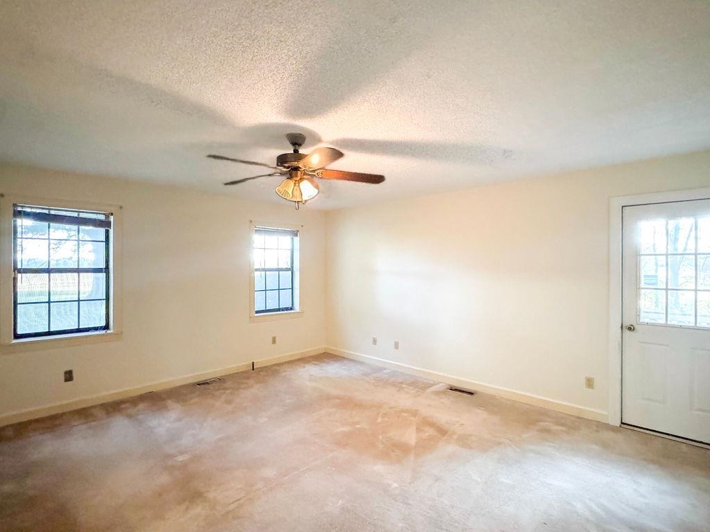 96 Whaley Rd Property Photo 32