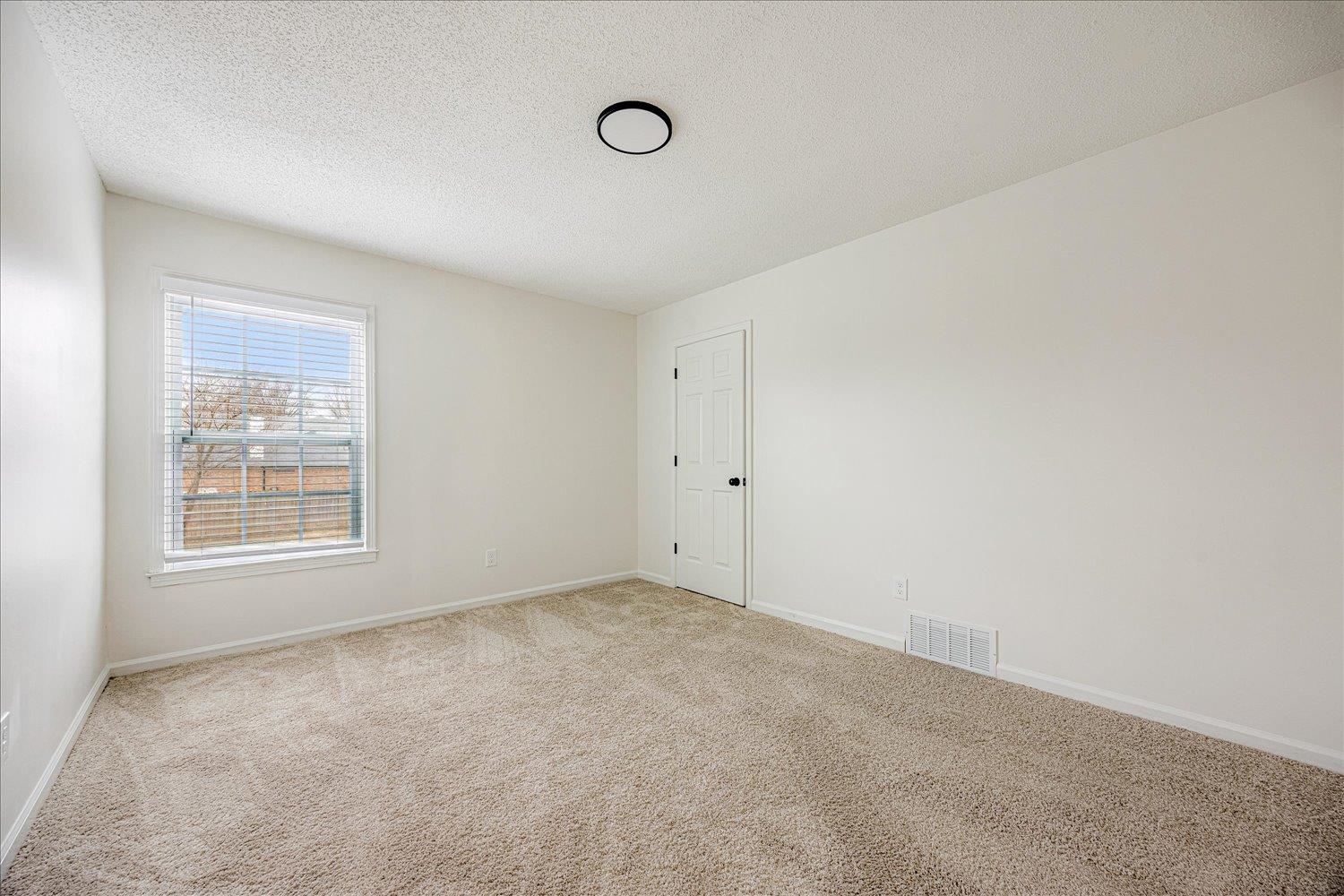 853 Cairn Creek Dr Property Photo 23