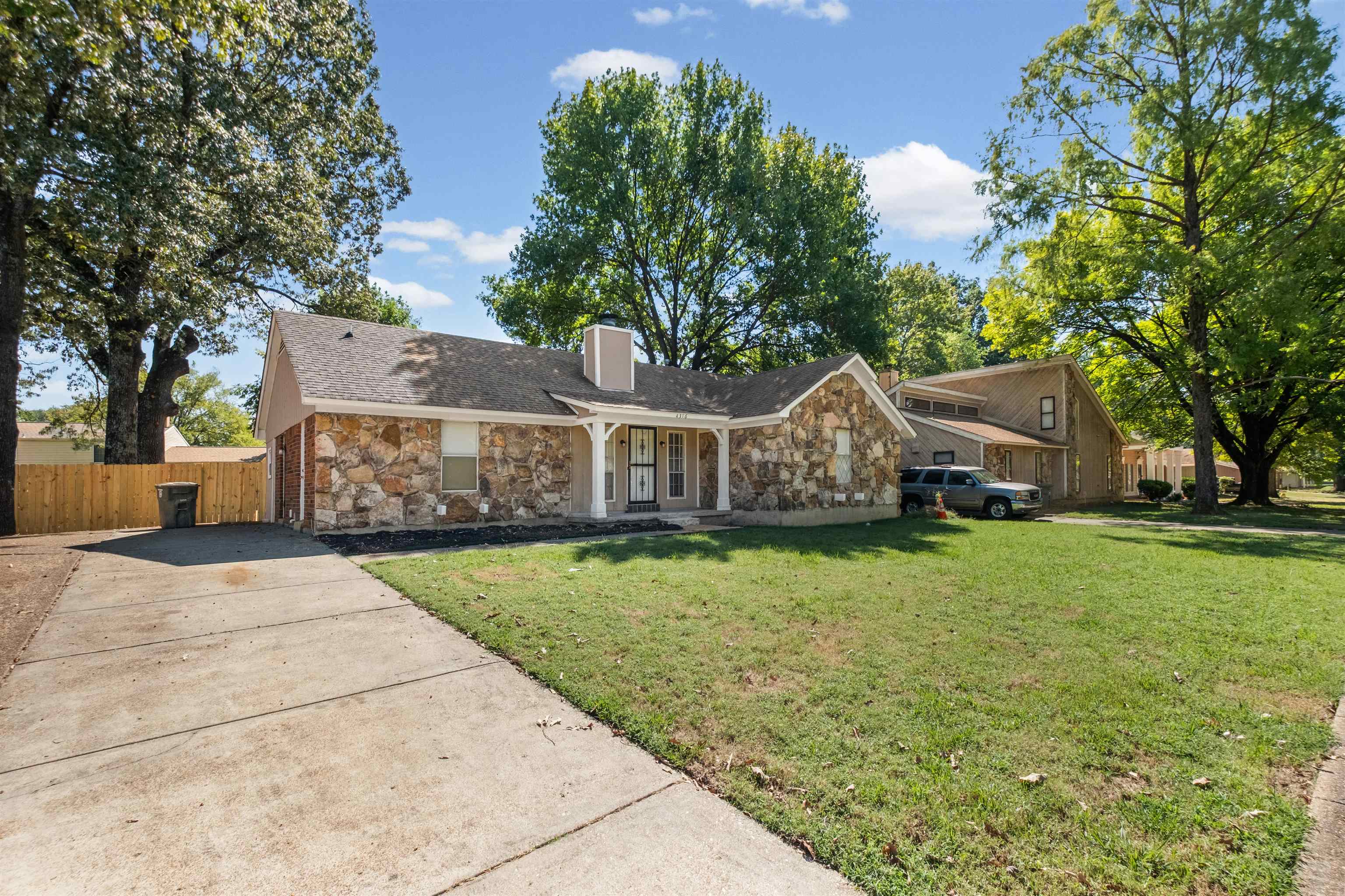 4316 Crescent Park Dr Property Photo 2