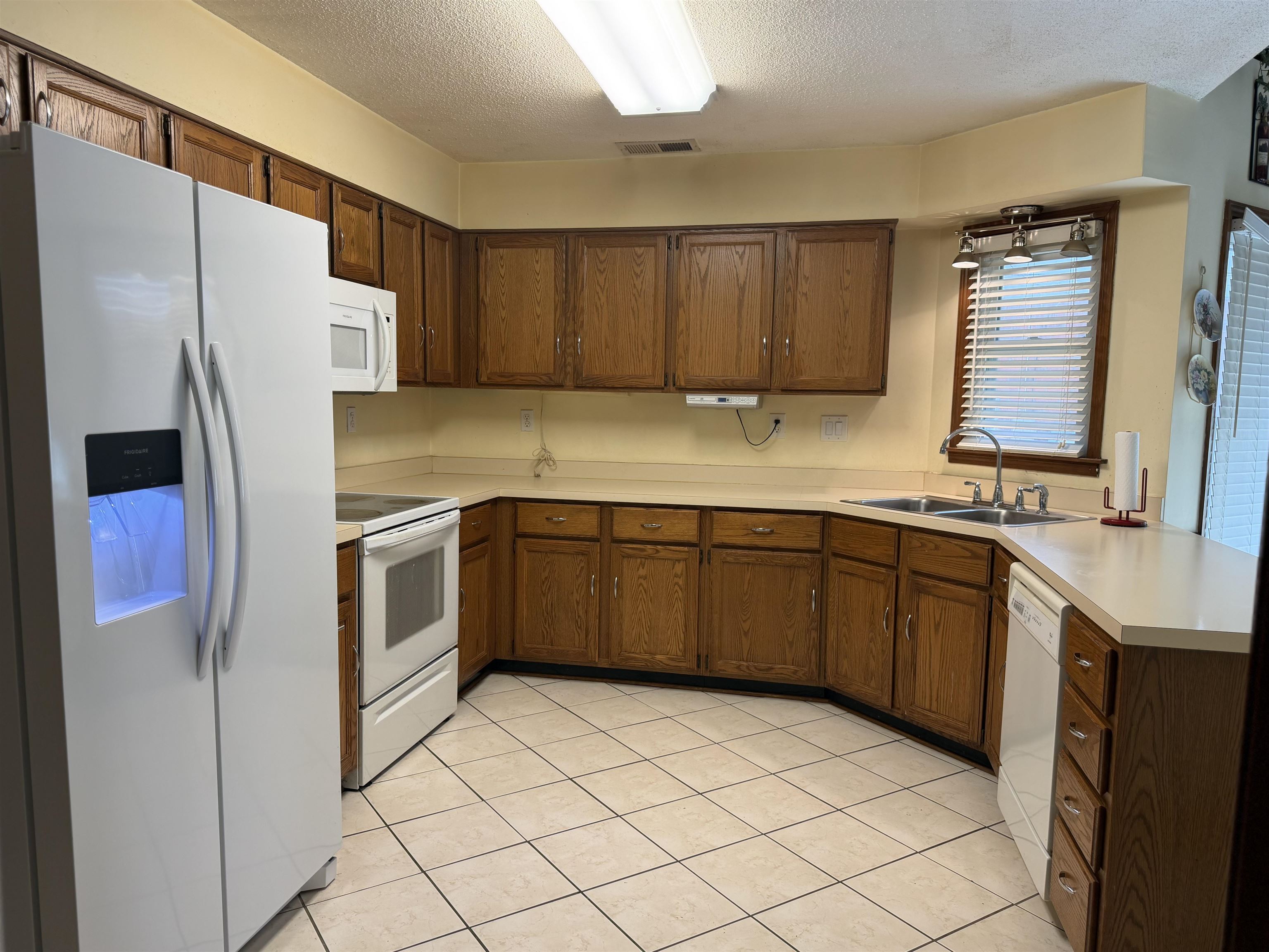 4531 Port Royal Cv Property Photo 3