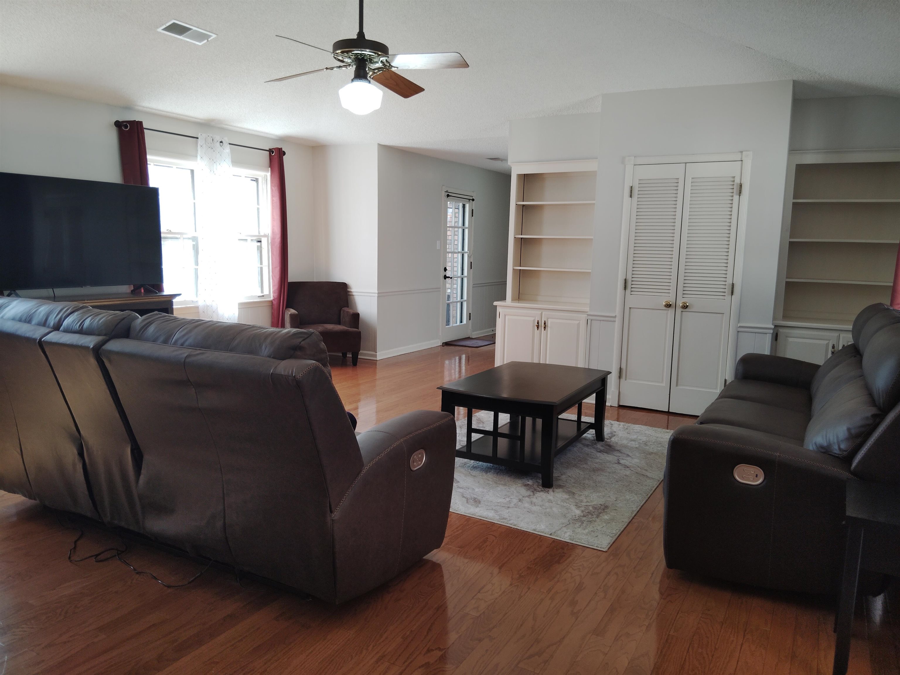 6878 Norhan Cv Property Photo 5