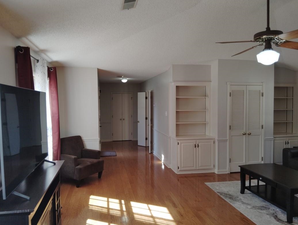 6878 Norhan Cv Property Photo 9