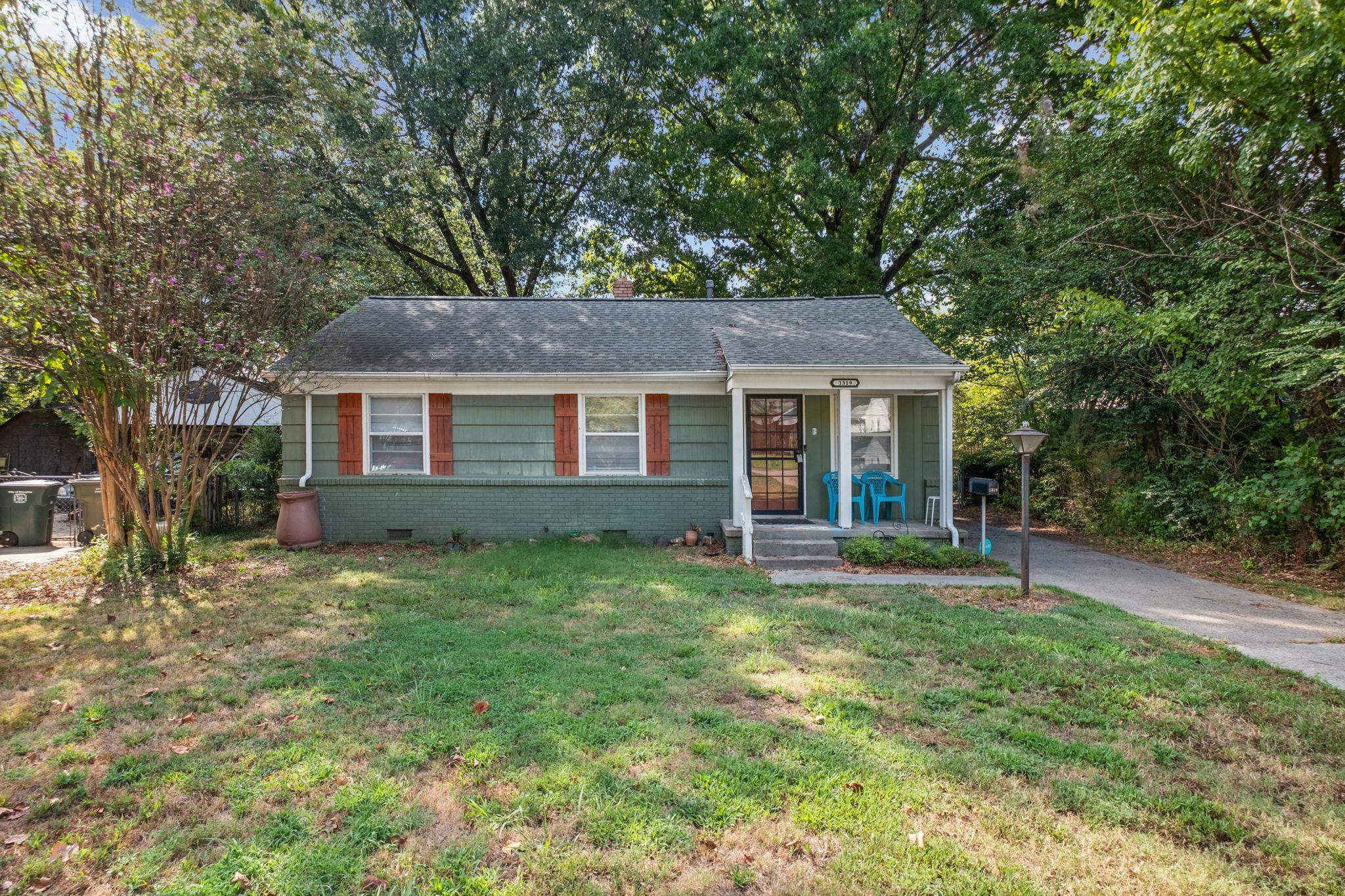 1319 Weymouth St Property Photo 1