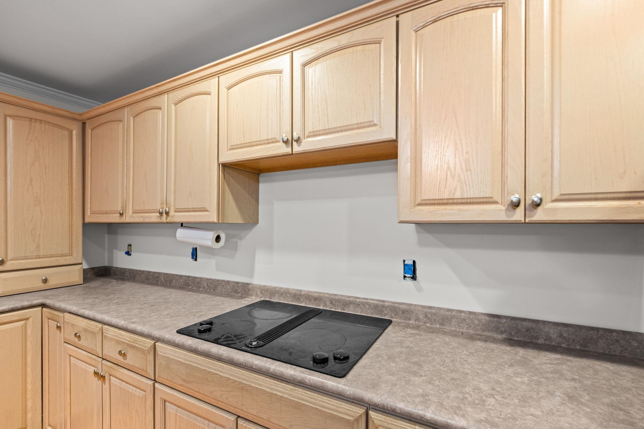 1319 Weymouth St Property Photo 7