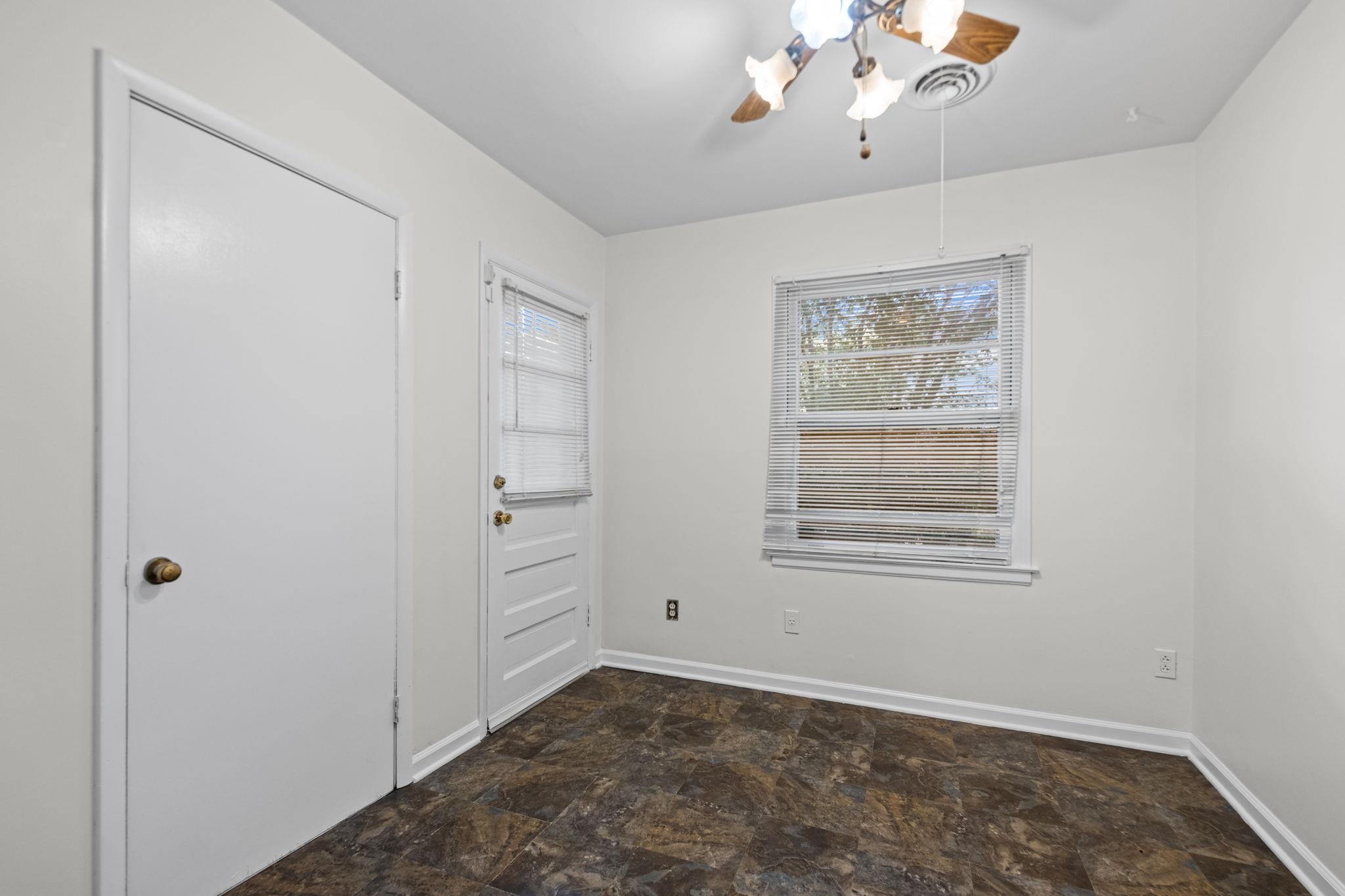1319 Weymouth St Property Photo 18
