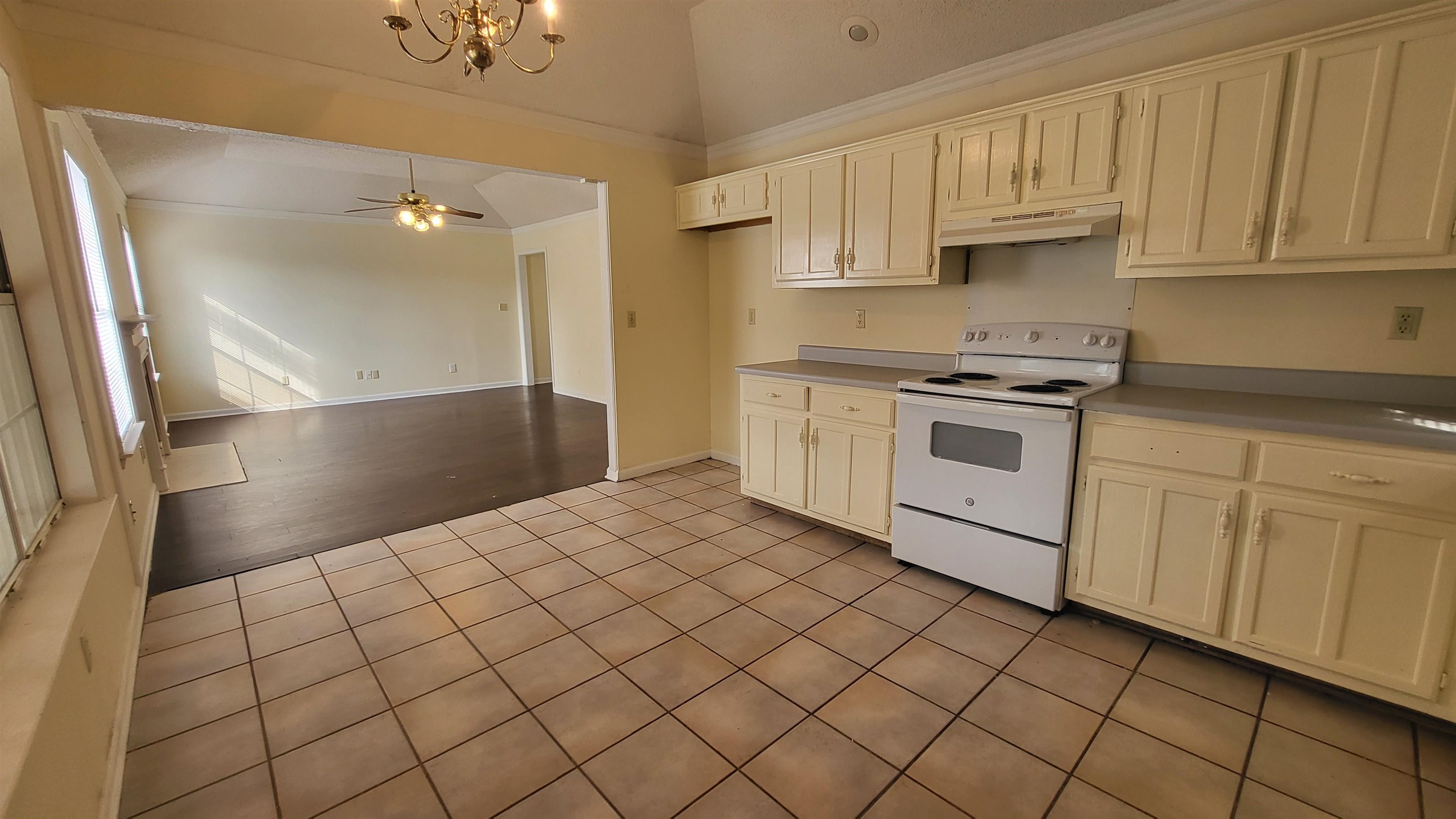 2232 Lake Springs Rd Property Photo 3