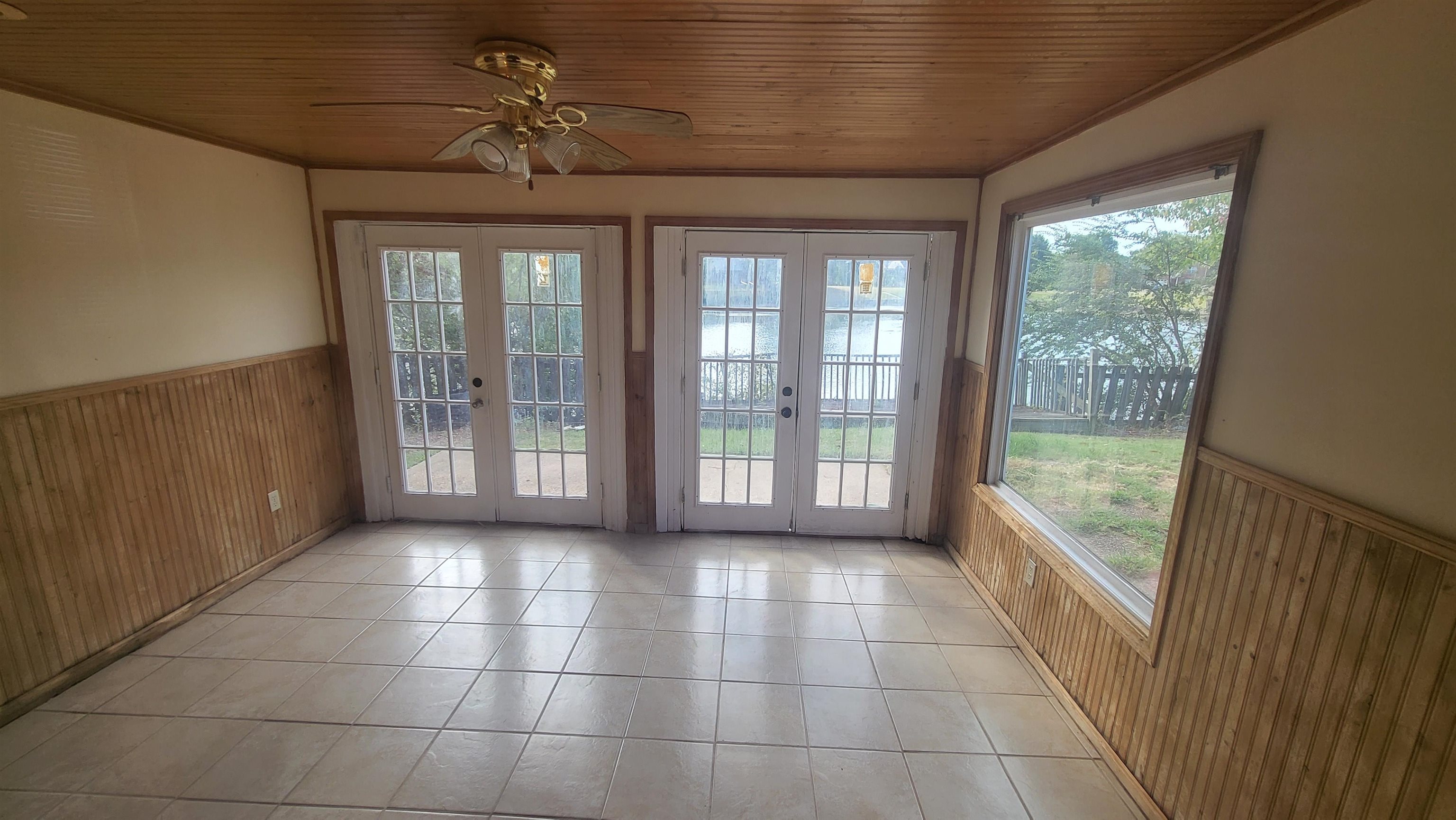 2232 Lake Springs Rd Property Photo 4