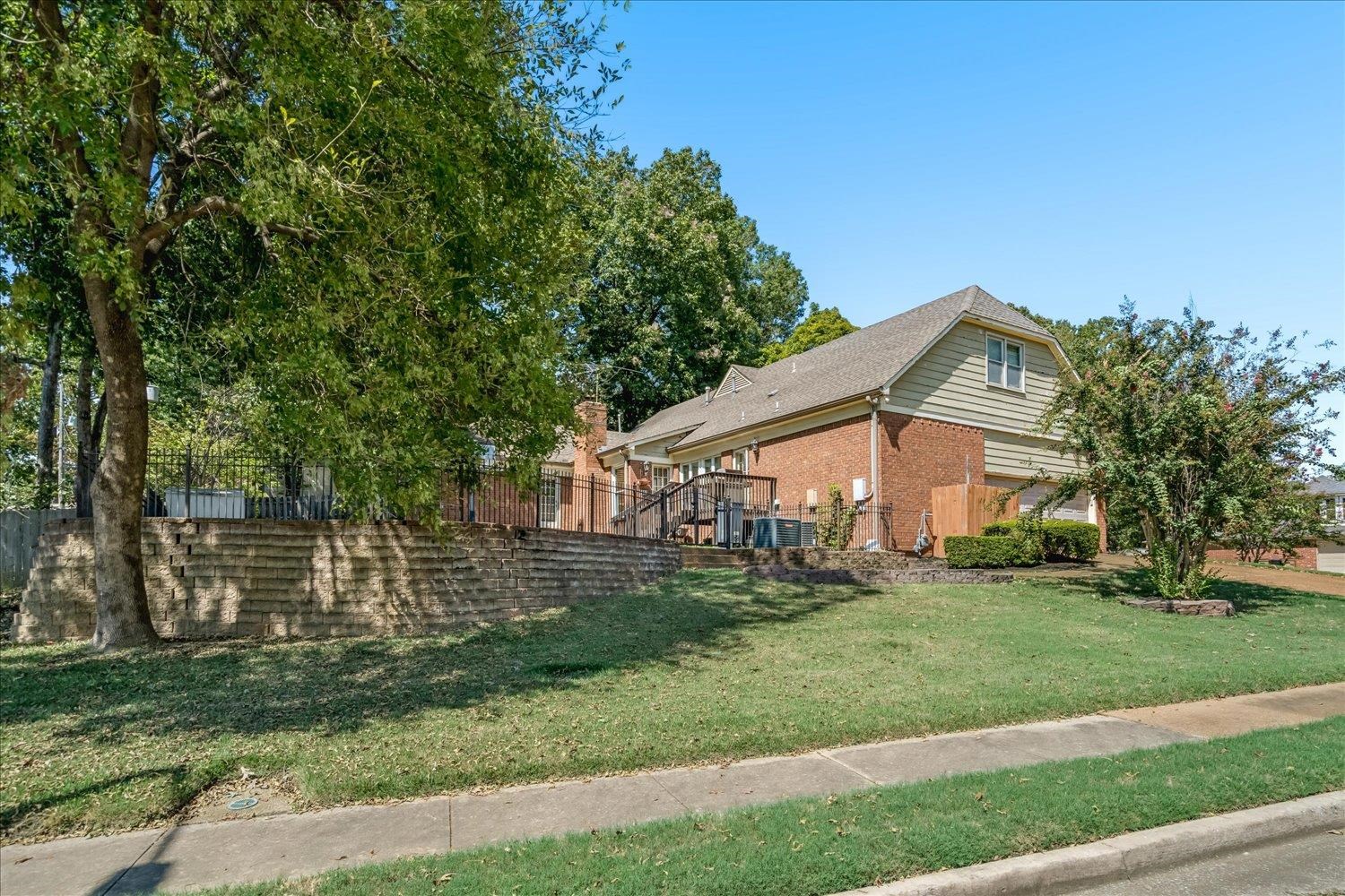 361 Summerfield Ln Property Photo 4