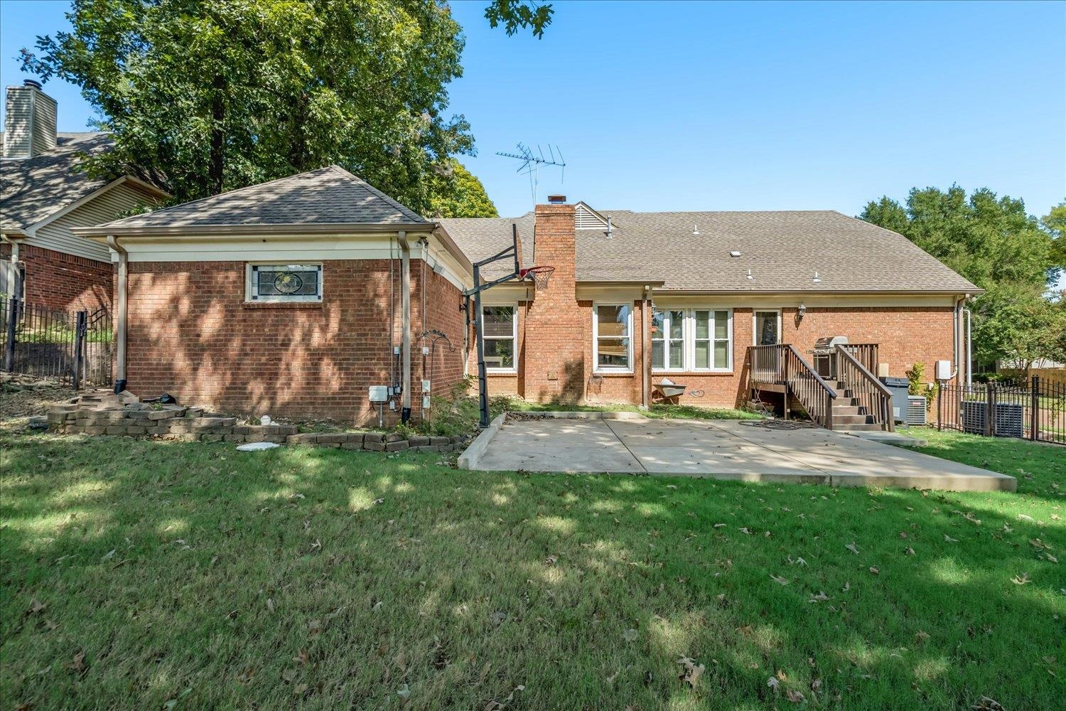 361 Summerfield Ln Property Photo 32