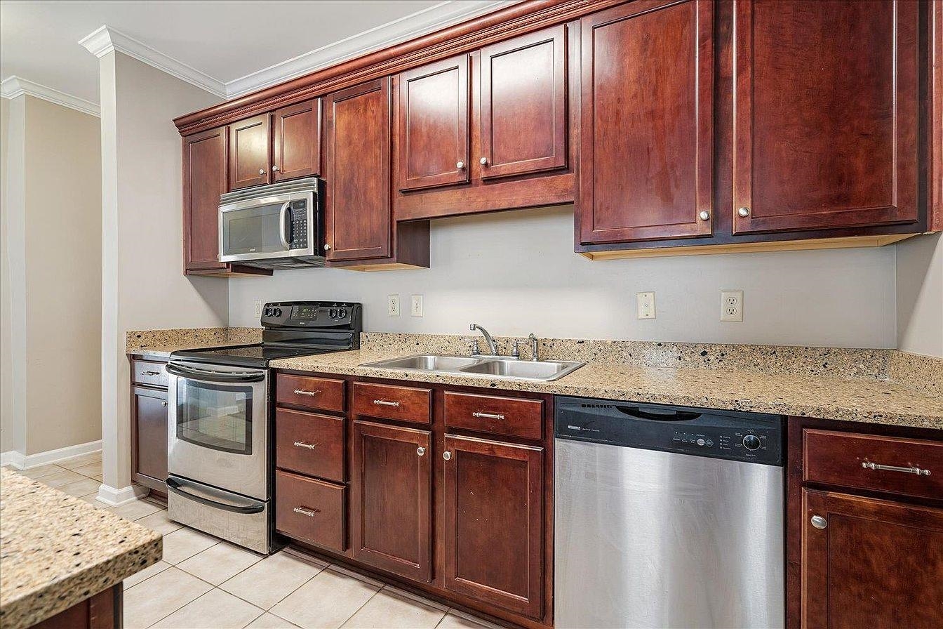 721 Litty Ct 302 Property Photo 7