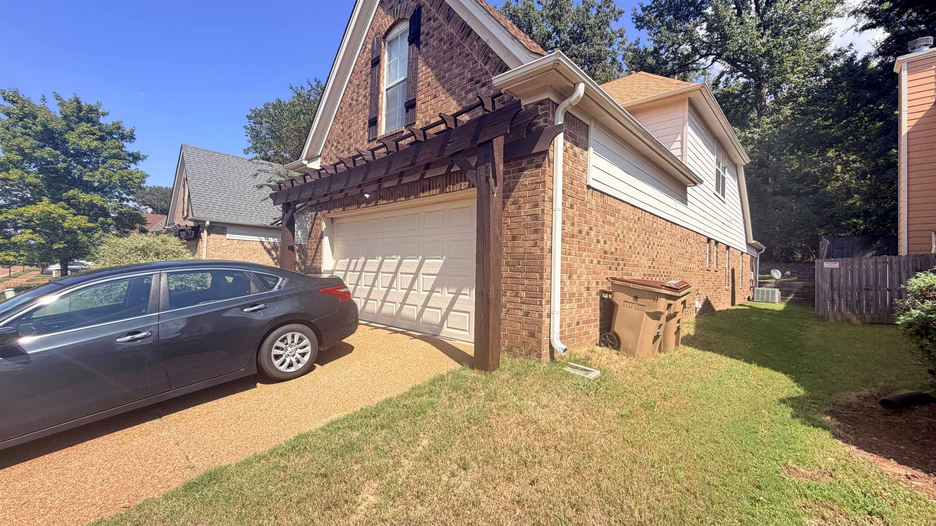 4630 Tulip Creek Dr Property Photo 3