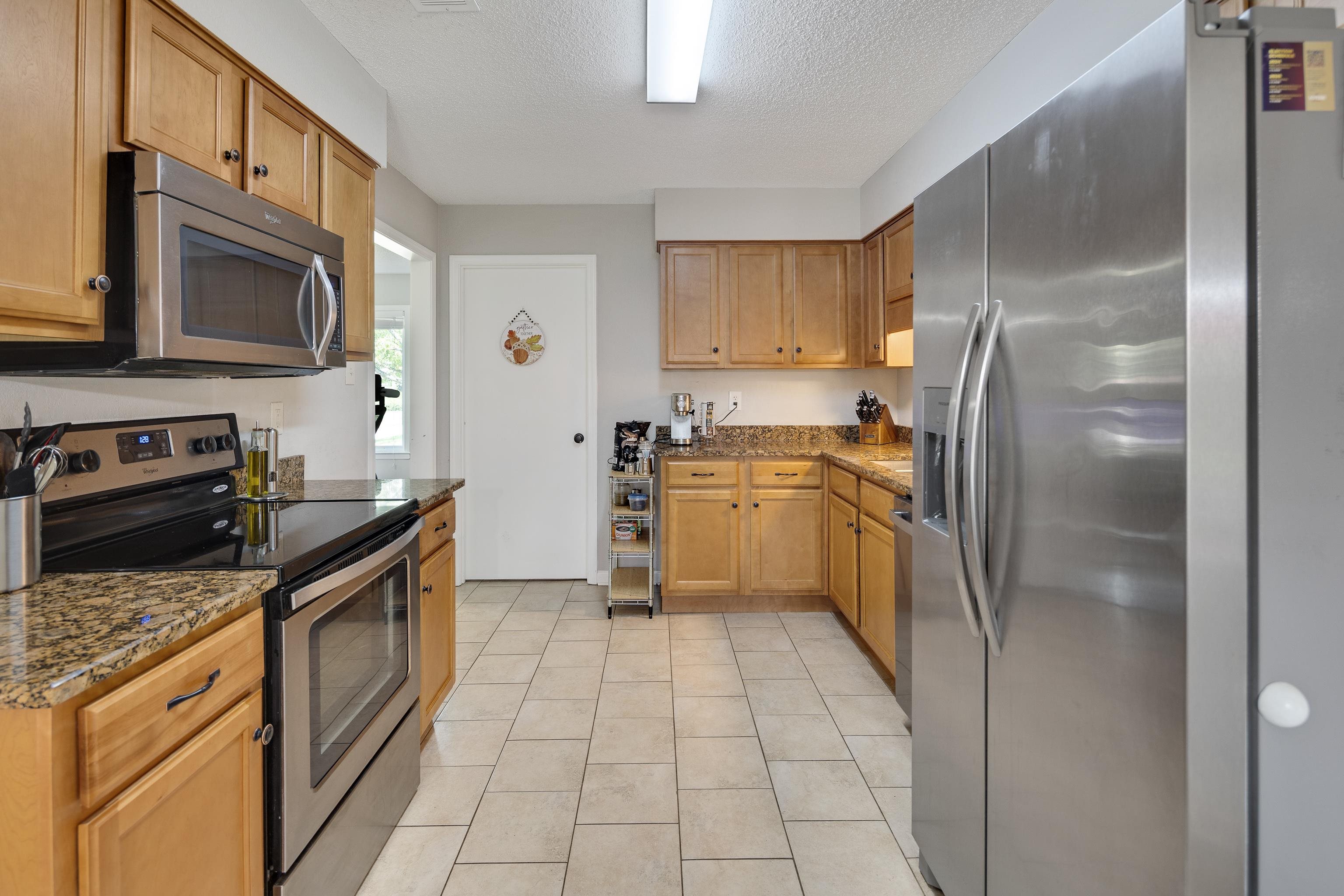 9433 Woodcutter Ln Property Photo 8