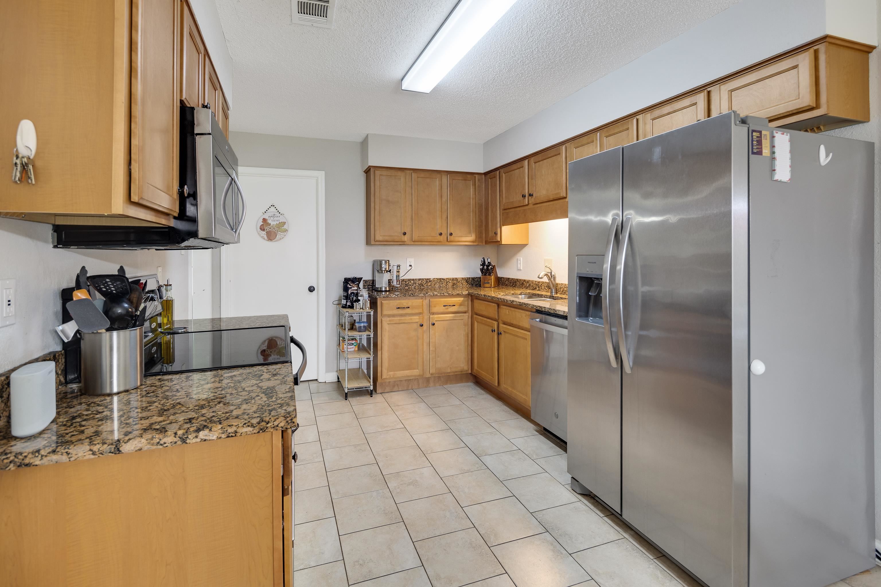 9433 Woodcutter Ln Property Photo 9