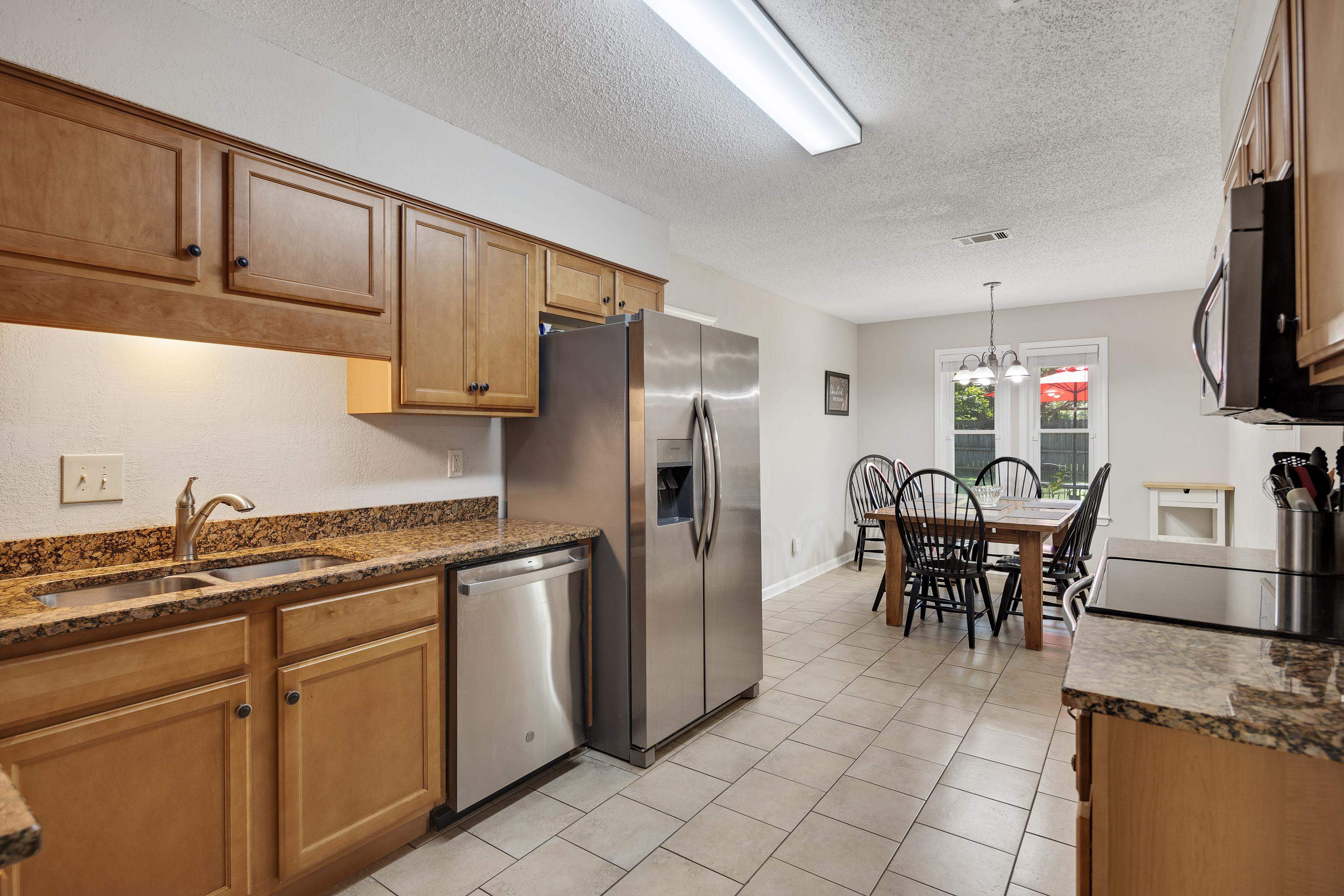 9433 Woodcutter Ln Property Photo 10