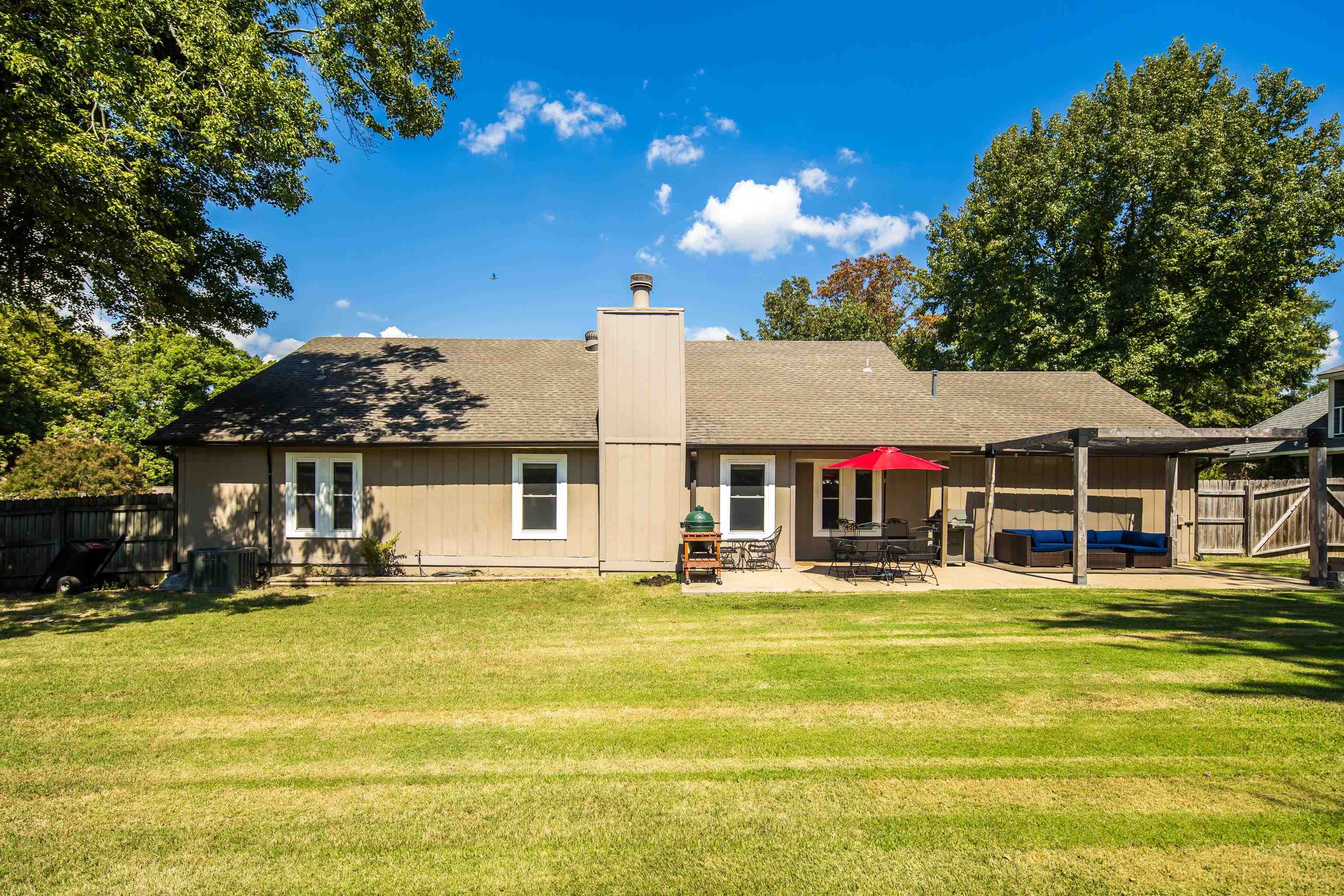 9433 Woodcutter Ln Property Photo 18