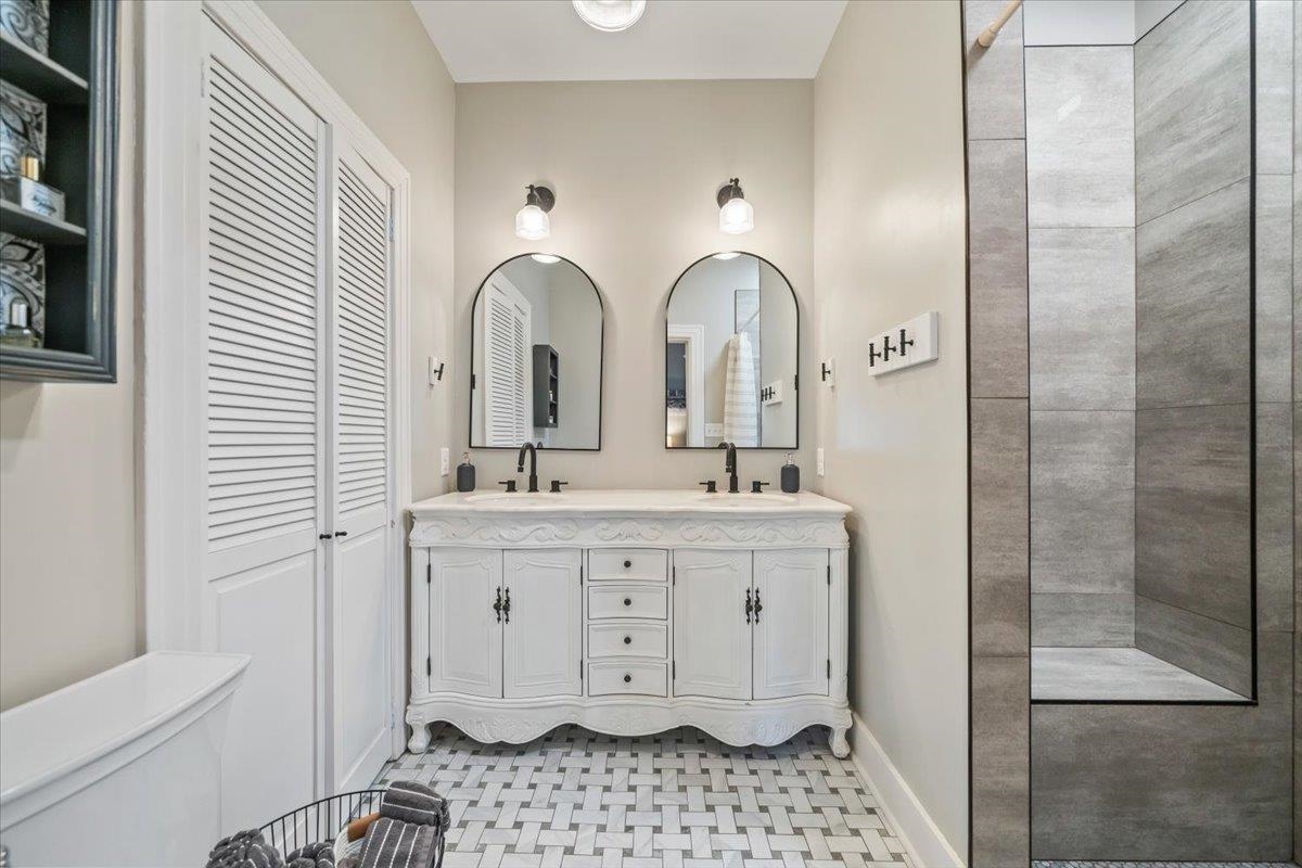 910 Kensington Pl Property Photo 21