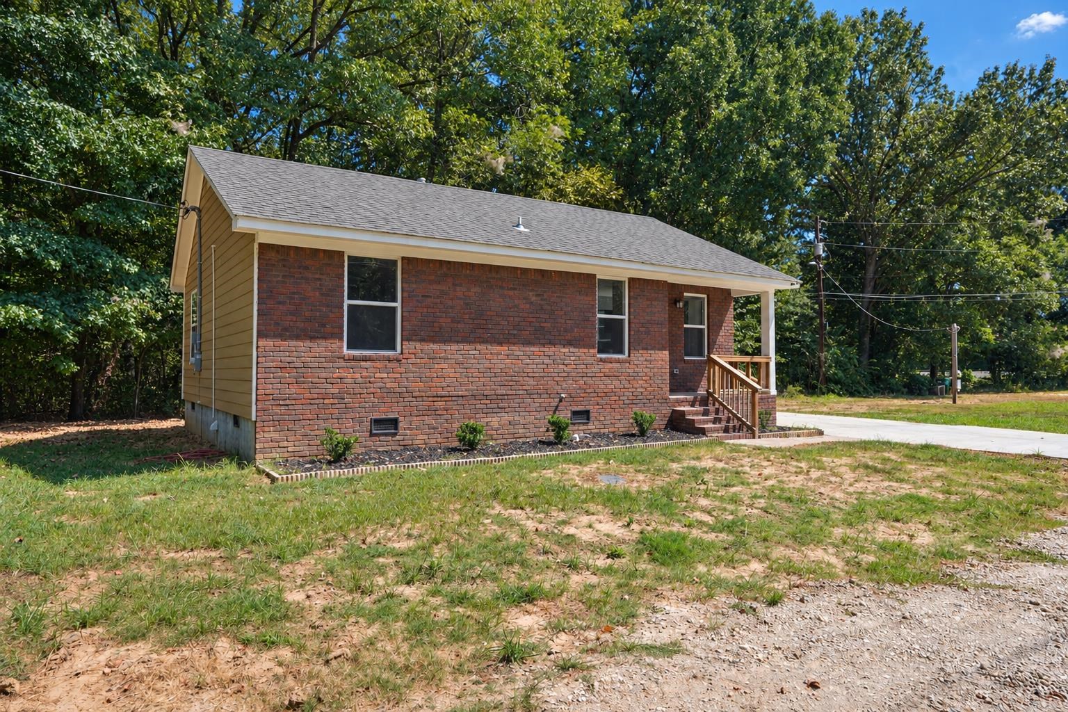 54 Jones Ave Property Photo 1