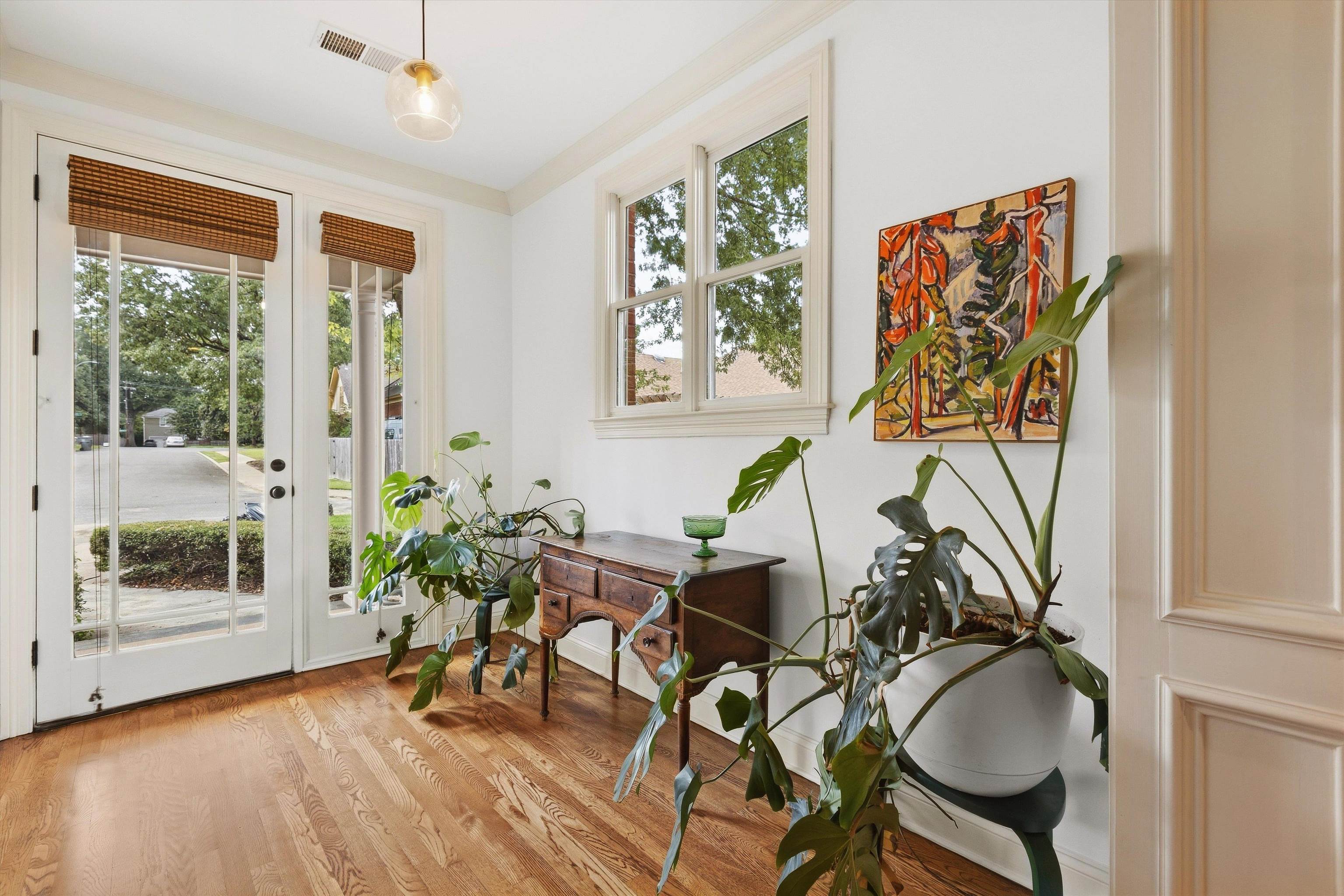 336 N Willett St Property Photo 5