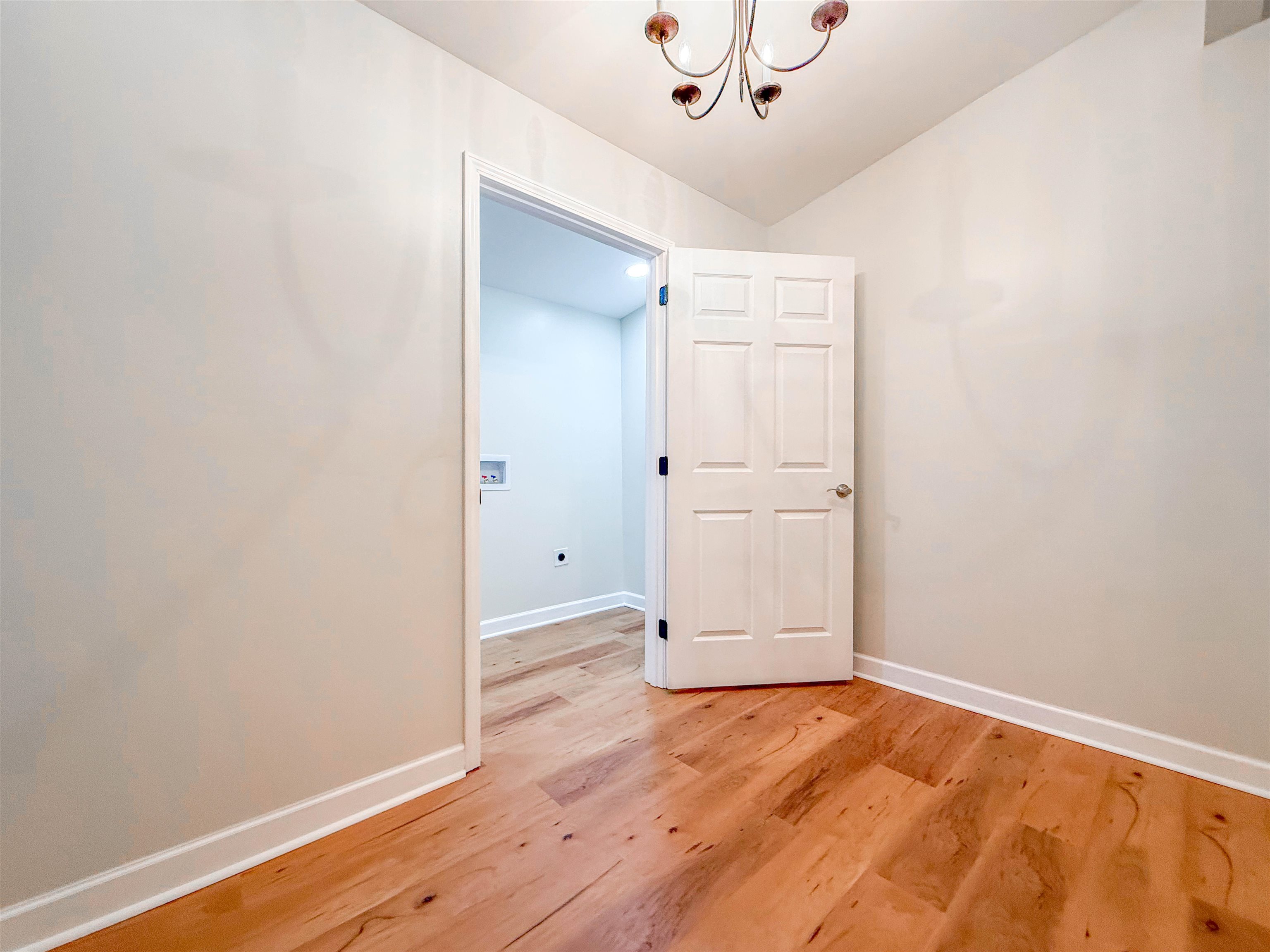 3217 Starsdale St Property Photo 4