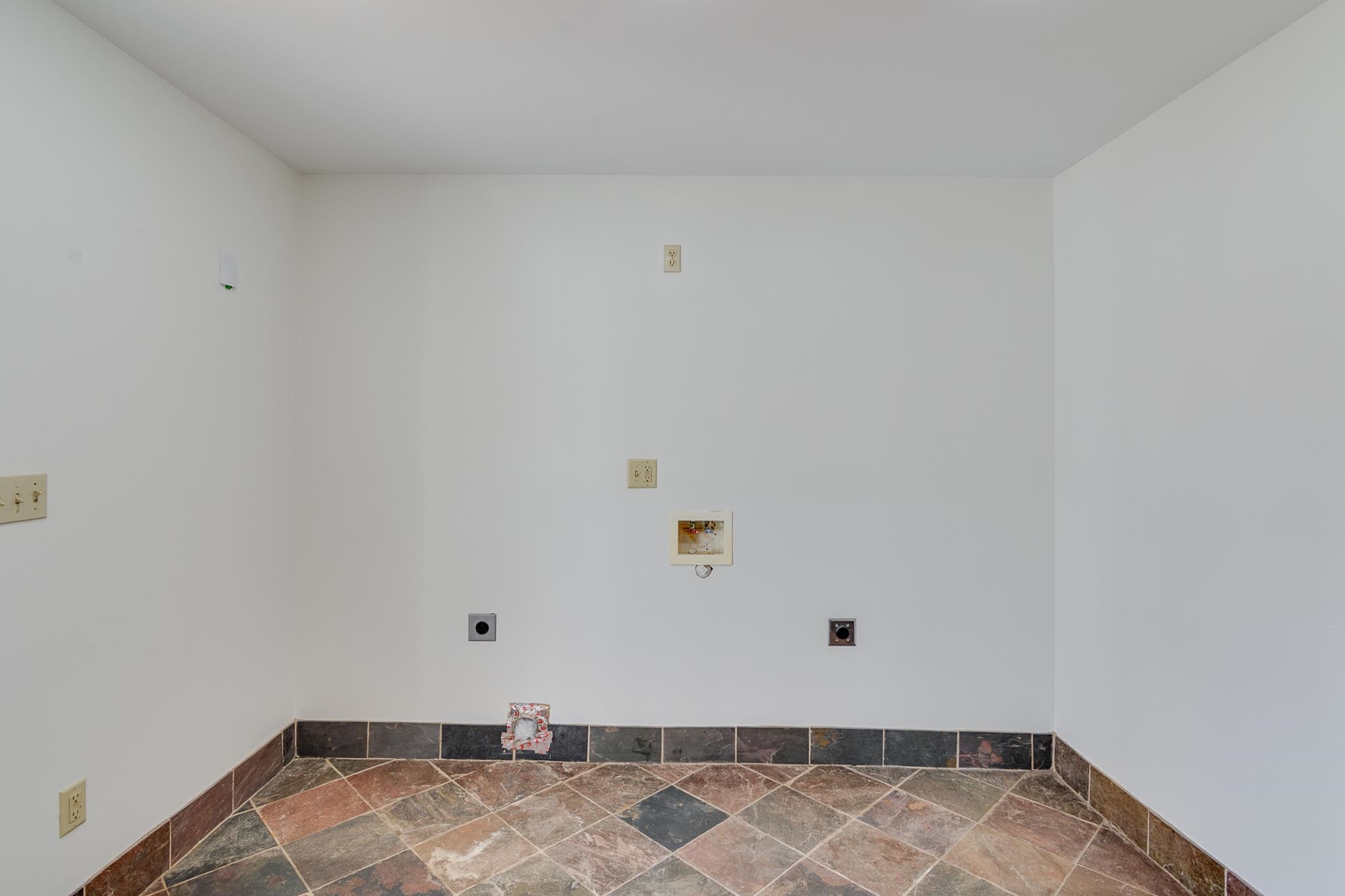 4935 Robindale Ln Property Photo 16