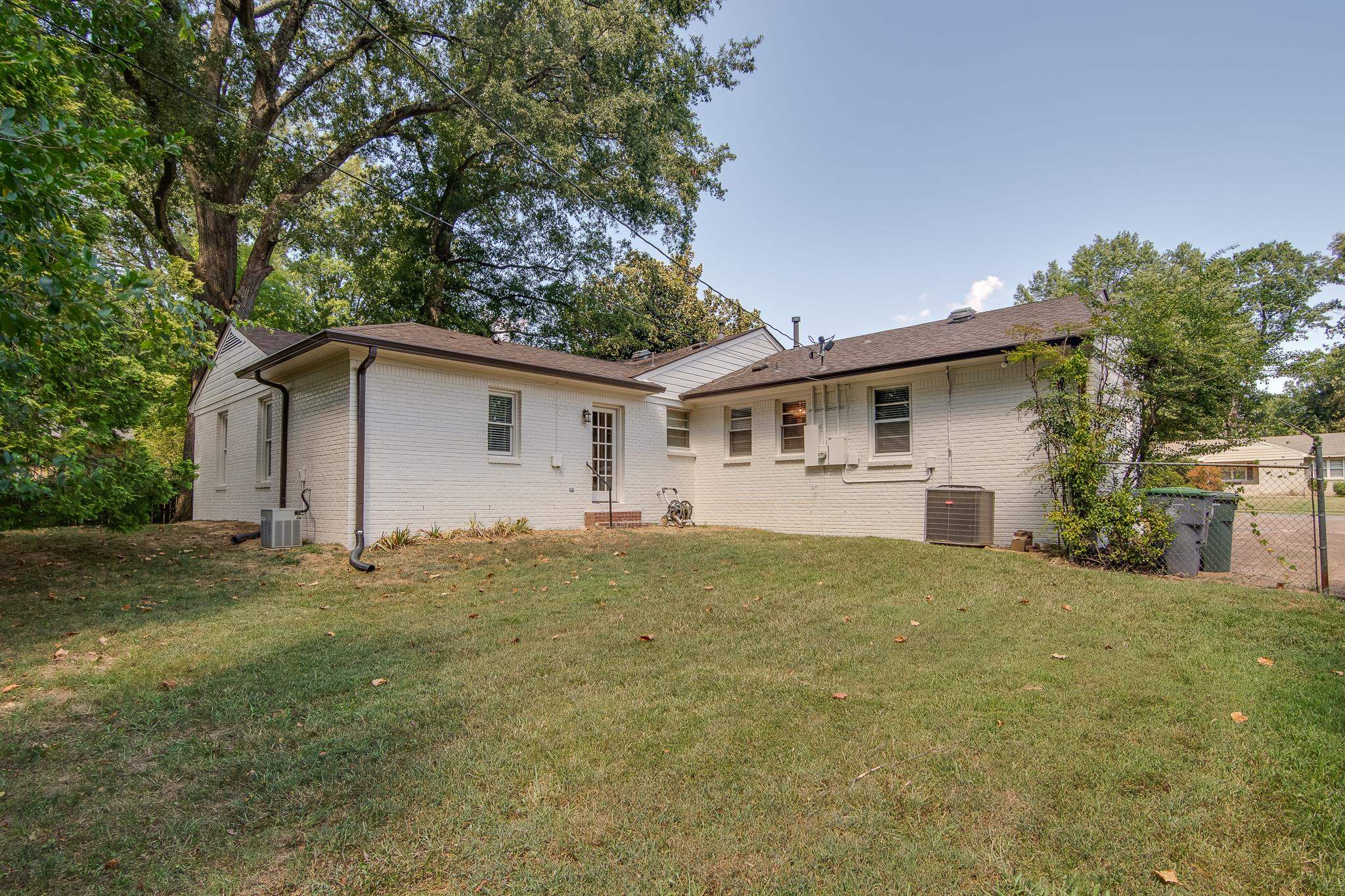 4935 Robindale Ln Property Photo 34