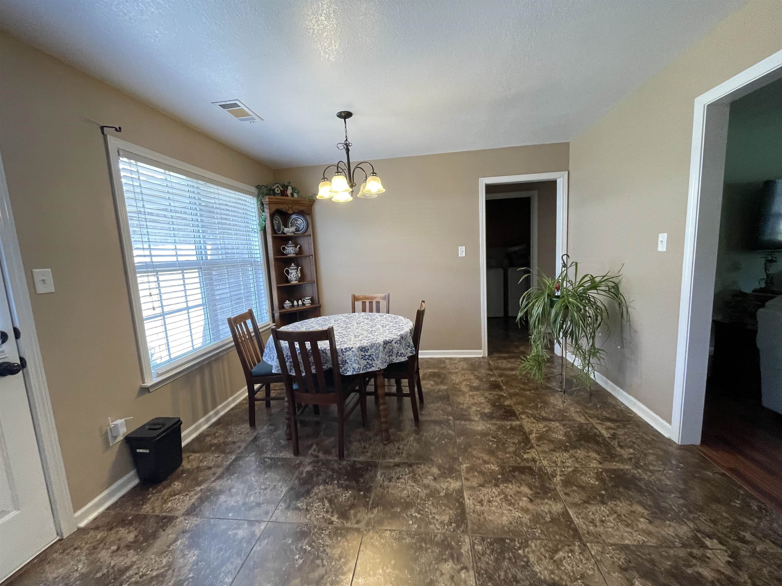 23 S Oleta Ave Property Photo 6