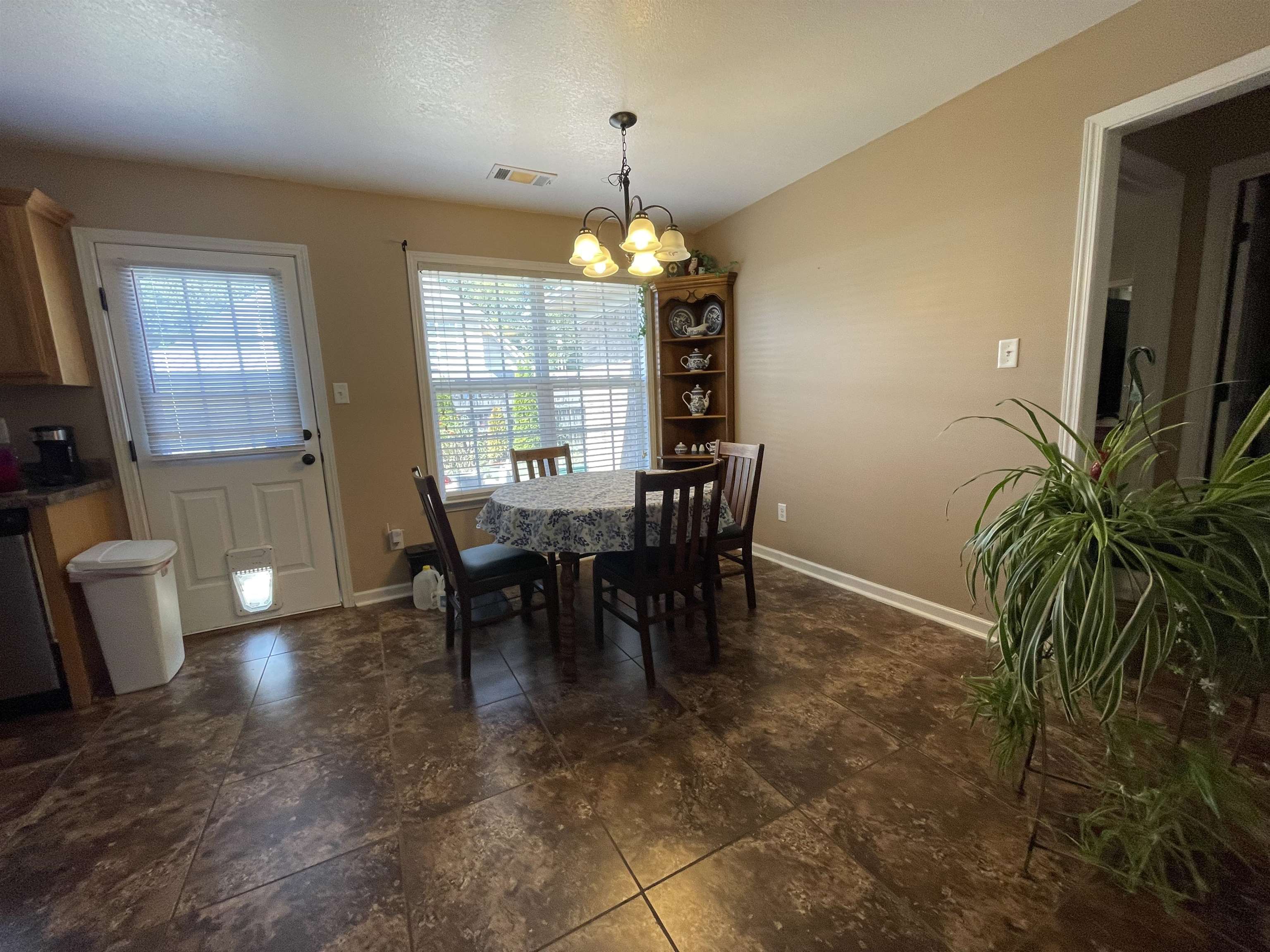 23 S Oleta Ave Property Photo 8