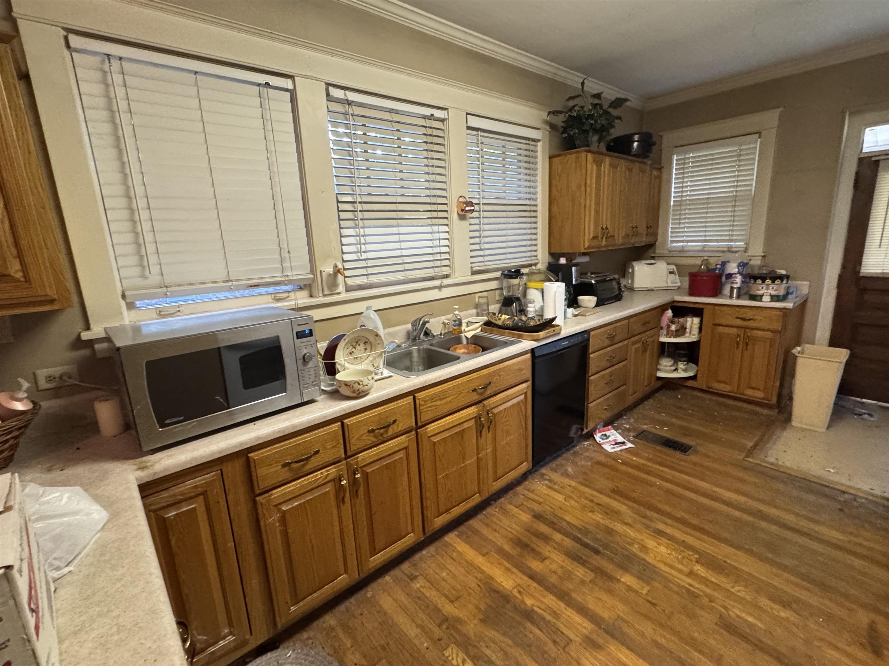 2405 Parkway Pl Property Photo 2