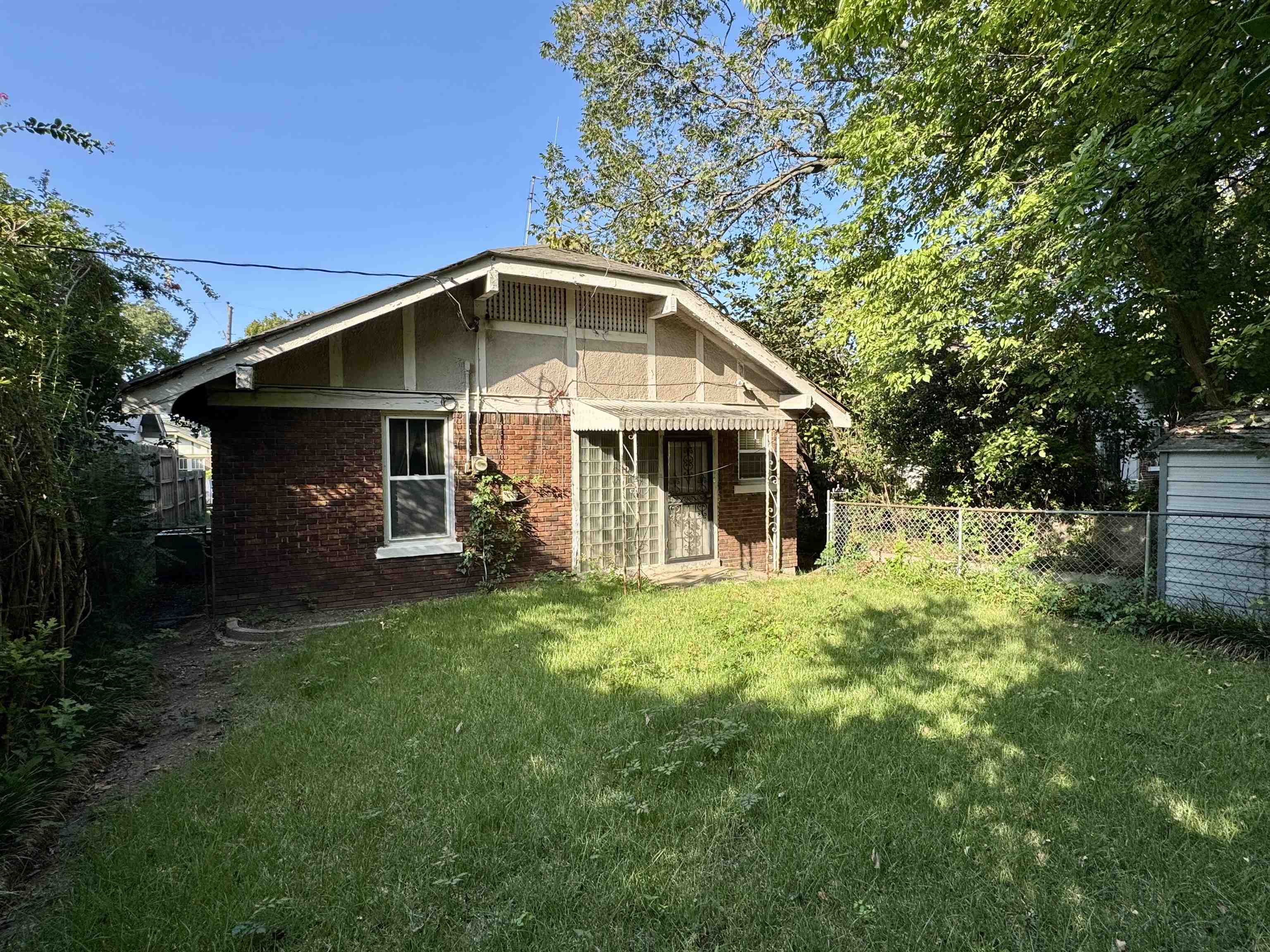 2405 Parkway Pl Property Photo 14