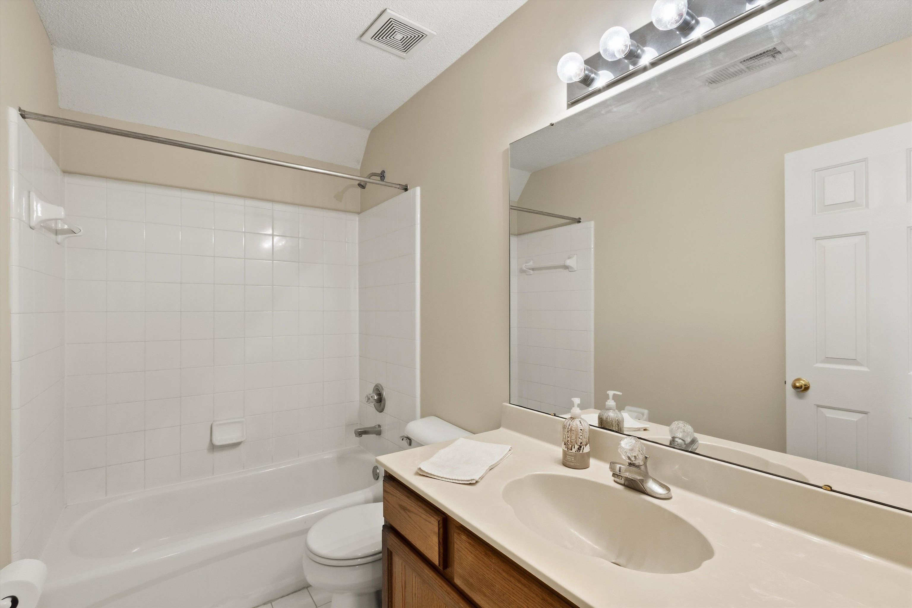 11647 Summer Meadows Cv Property Photo 32