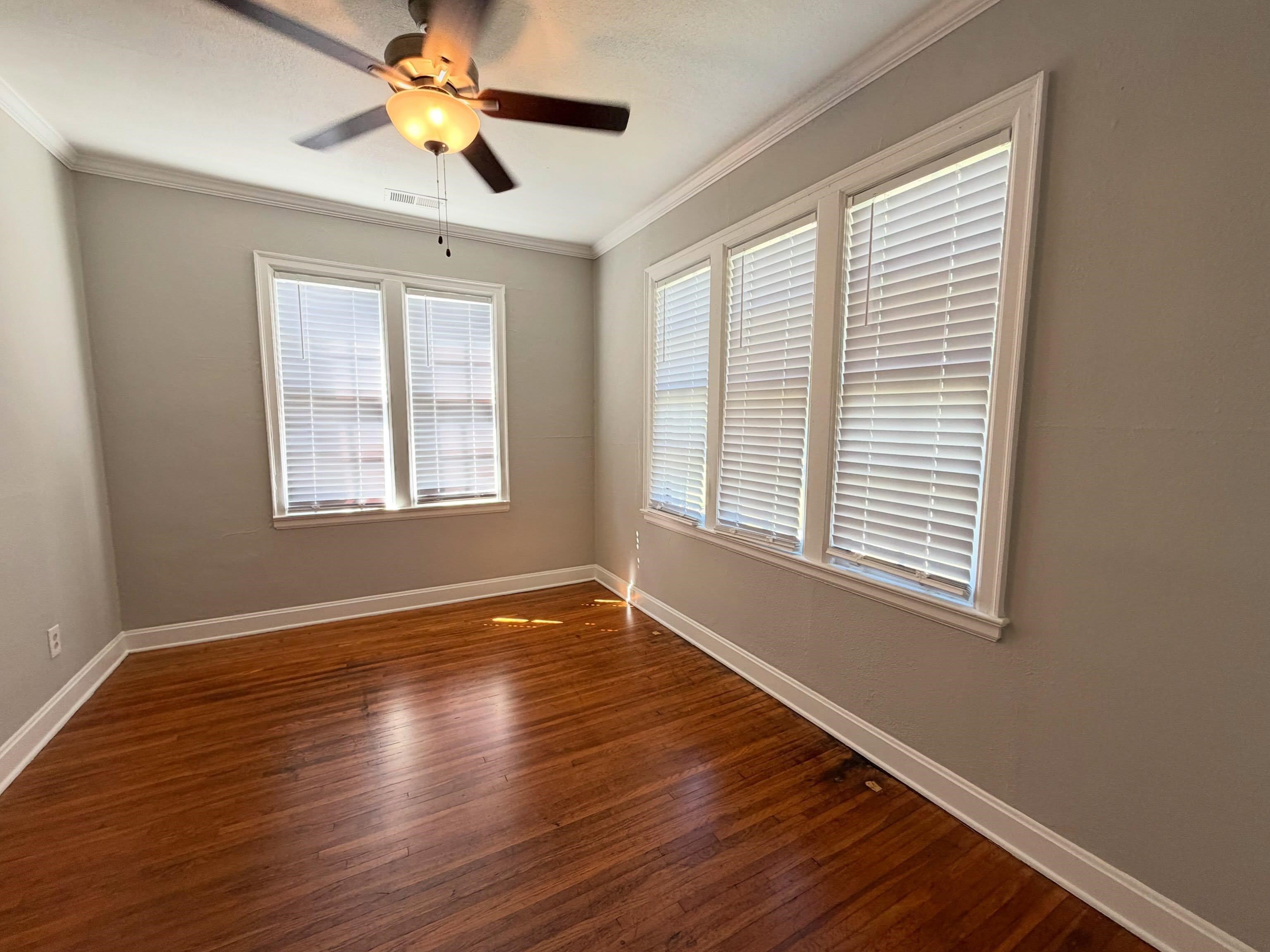 910 N Barksdale St Property Photo 15
