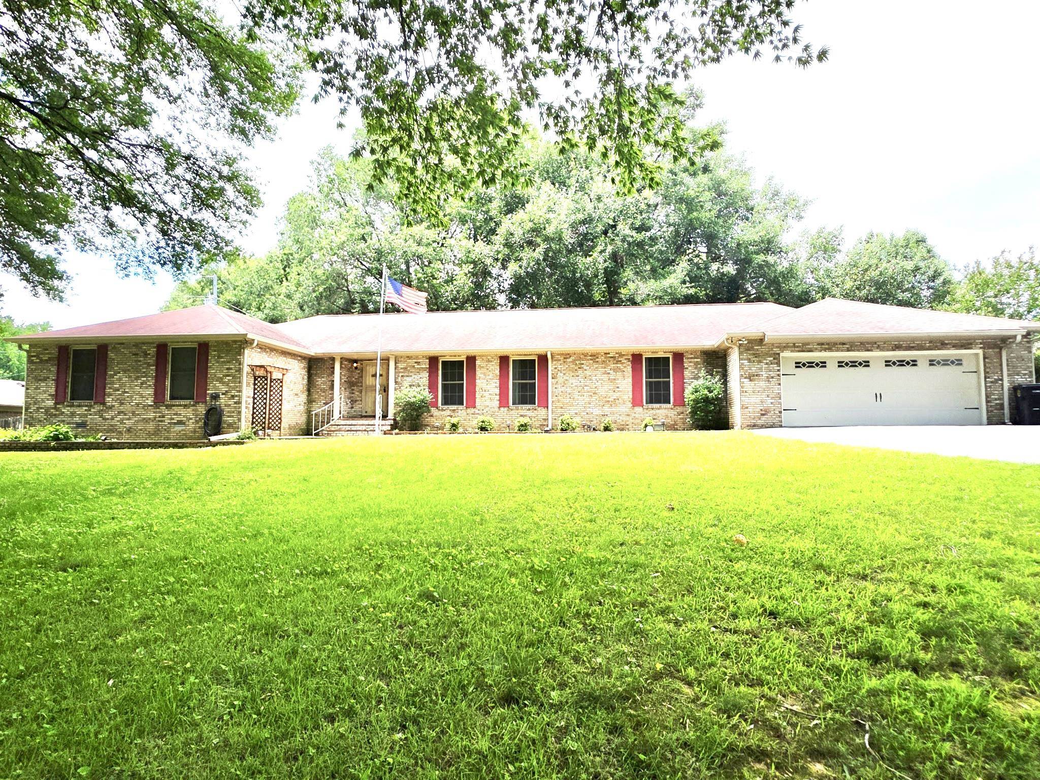 1603 Westlake Ave Property Photo 1