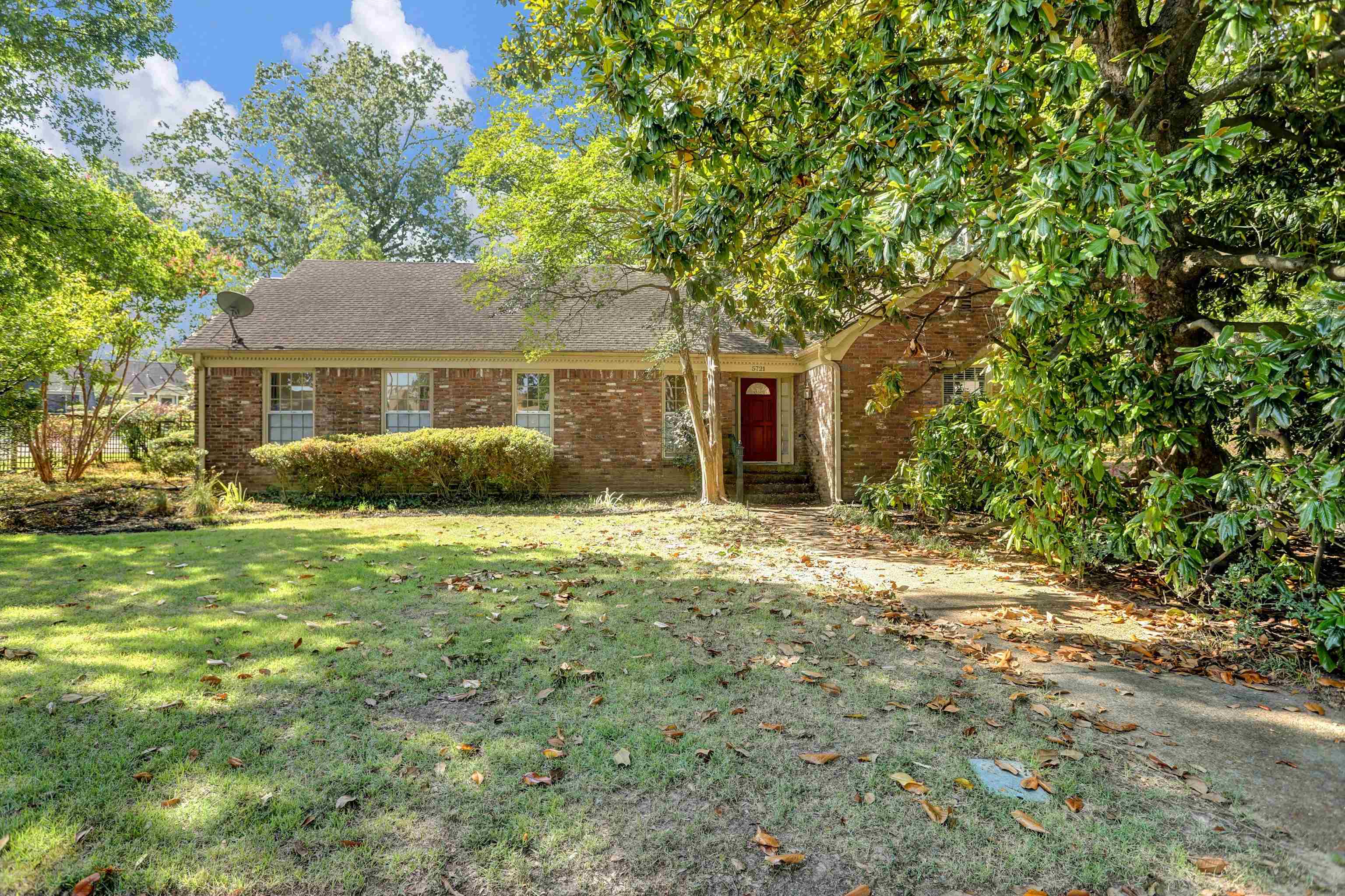 5721 Woodbriar Cv Property Photo 2