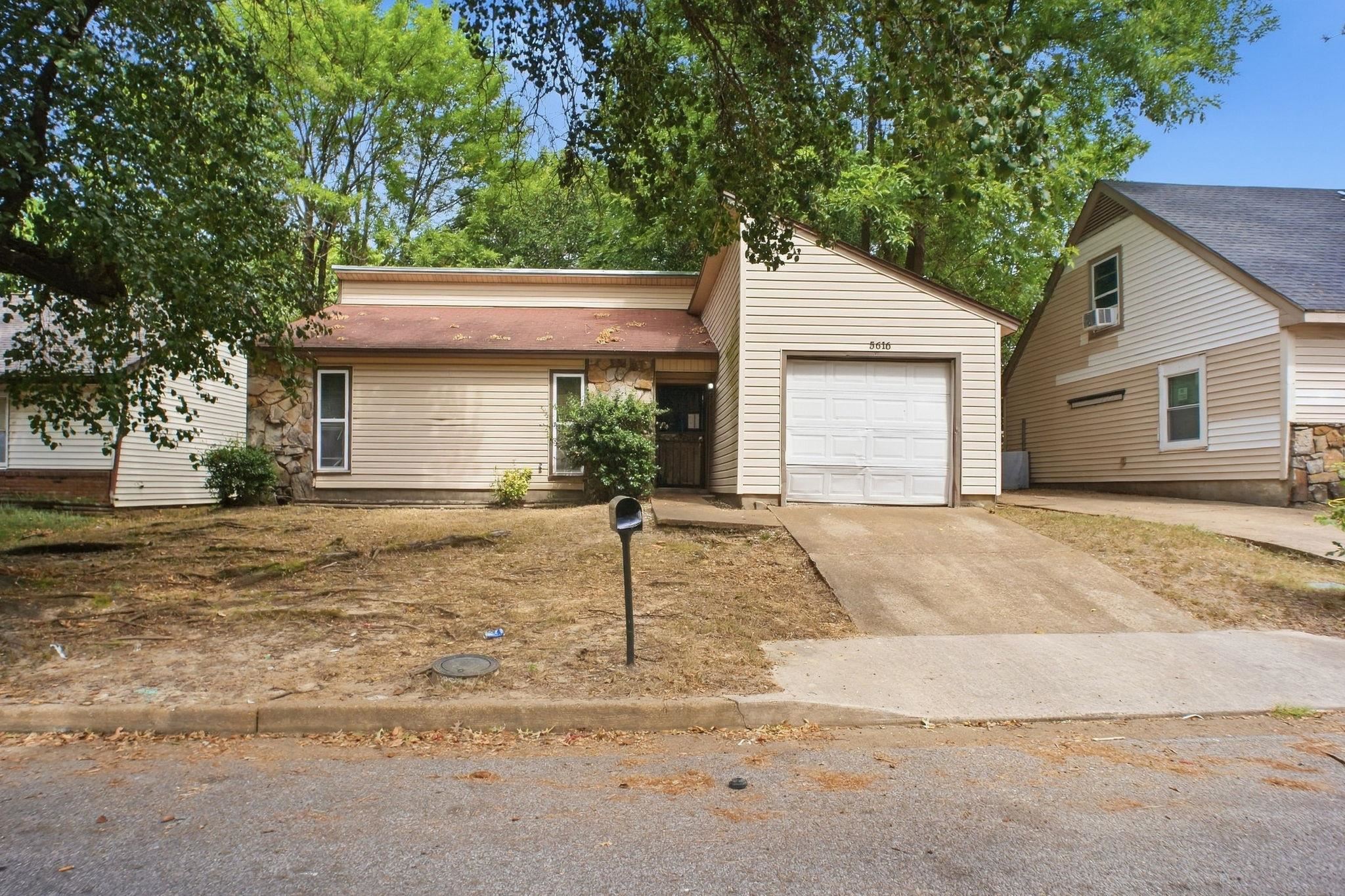 5616 MAPLE TREE DR Property Photo 1