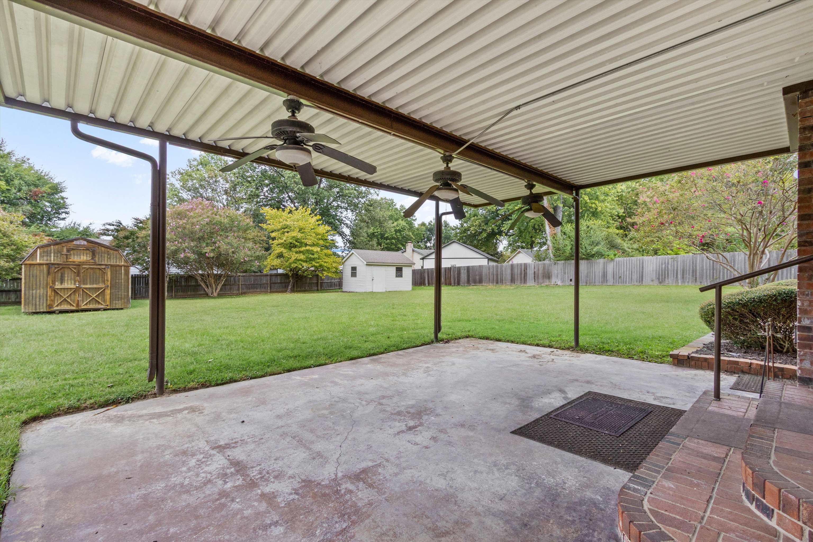 3961 Oak Rd Property Photo 24