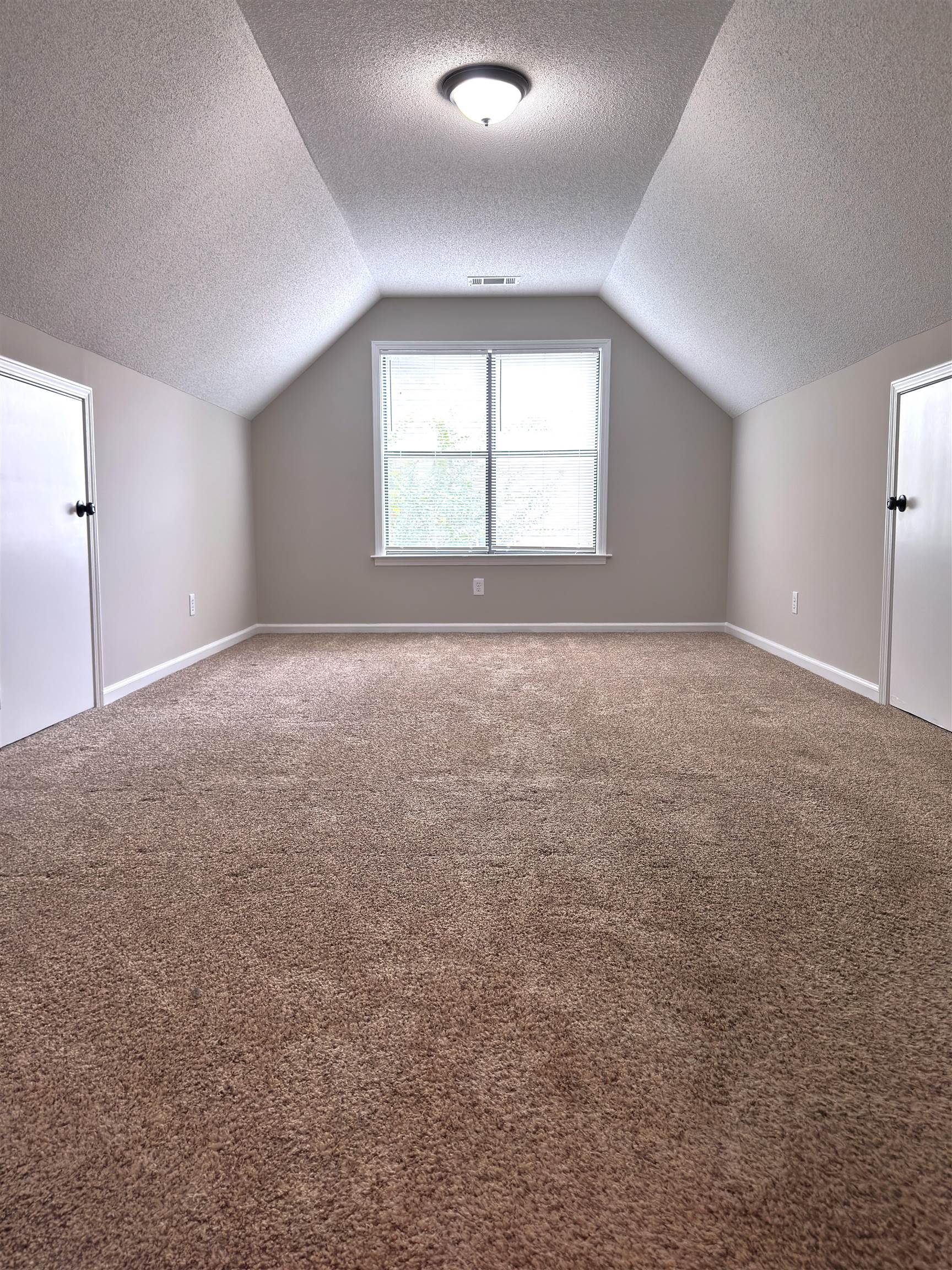 8163 Walnut Creek Rd Property Photo 26
